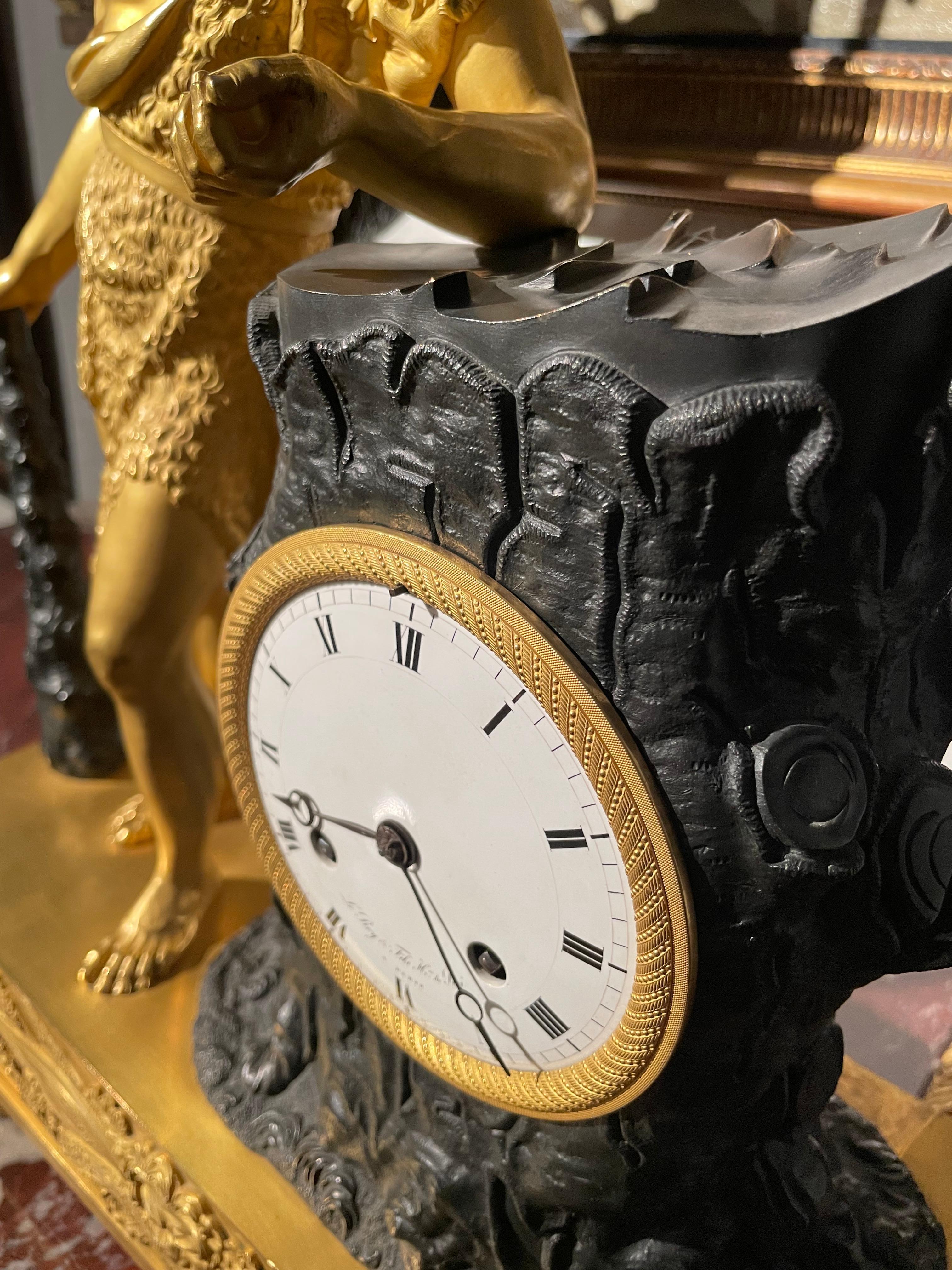 Magnifique horloge Empire en bronze doré et bronze patiné en vente 3