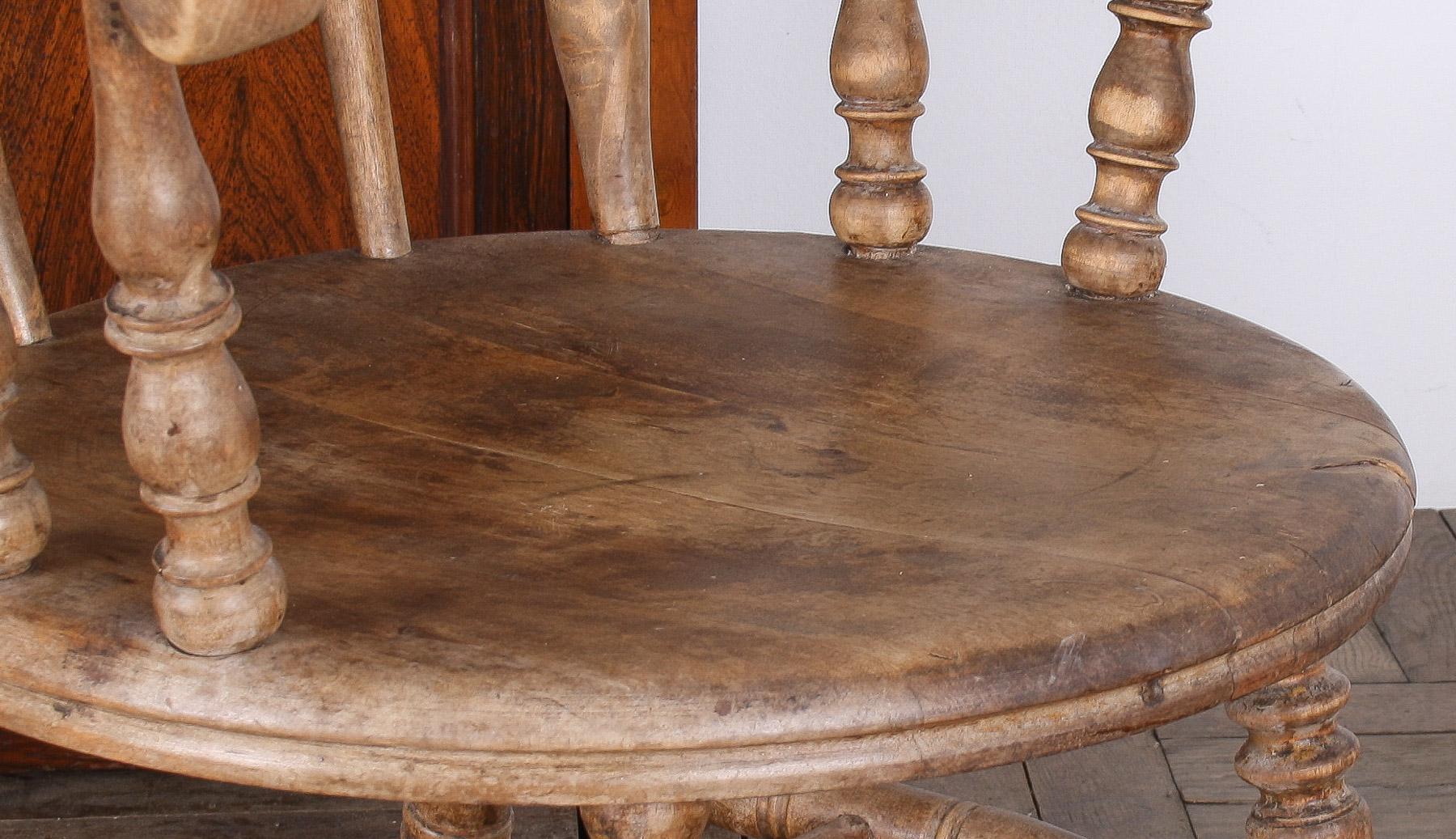 Schöner englischer Windsor-Sessel mit niedriger Rückenlehne aus Ulme im Angebot 3