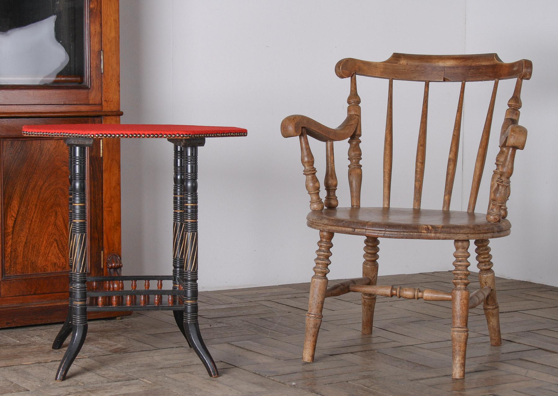 Schöner englischer Windsor-Sessel mit niedriger Rückenlehne aus Ulme im Angebot 4