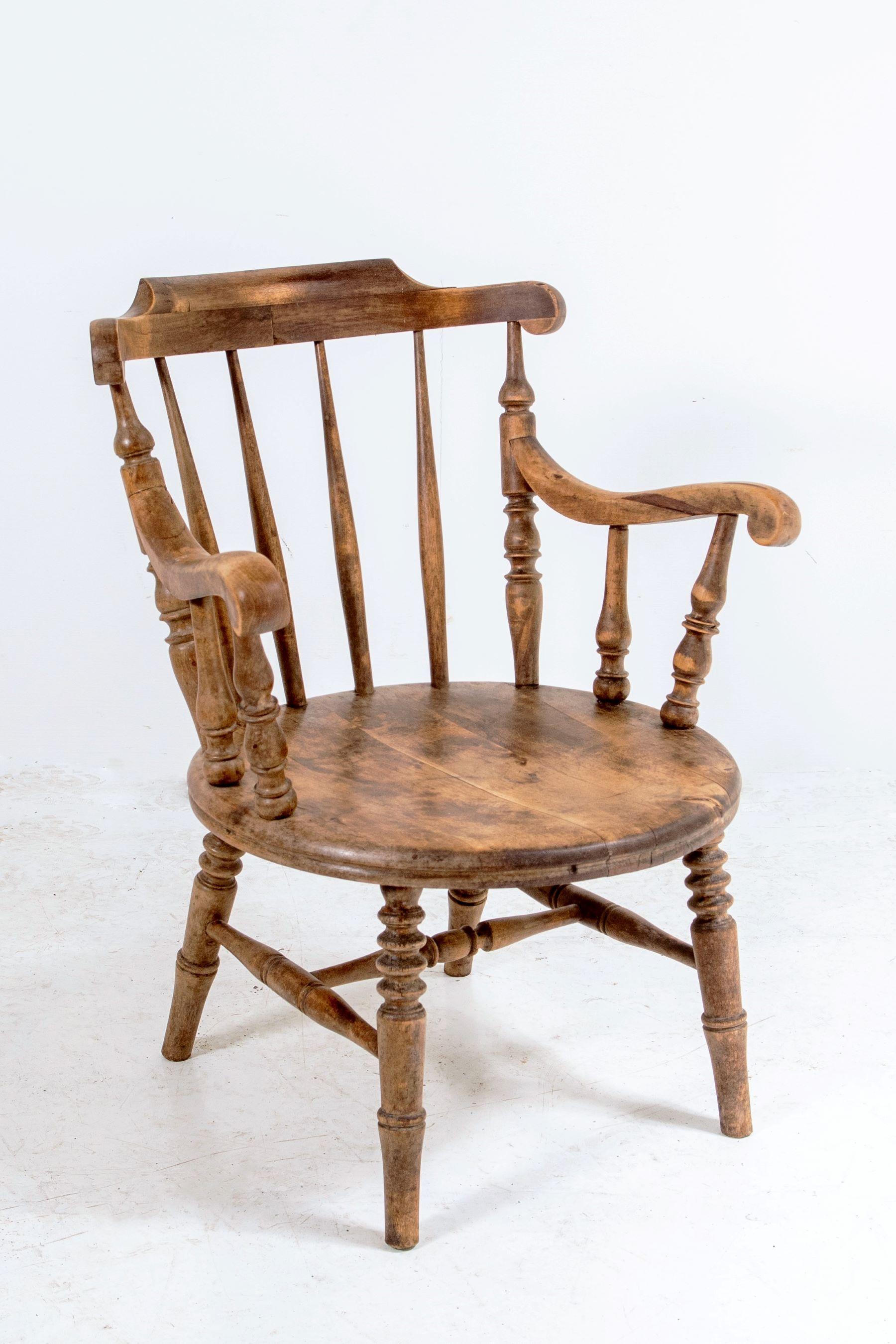 Victorien tardif Magnifique fauteuil Windsor anglais à dossier bas en orme en vente