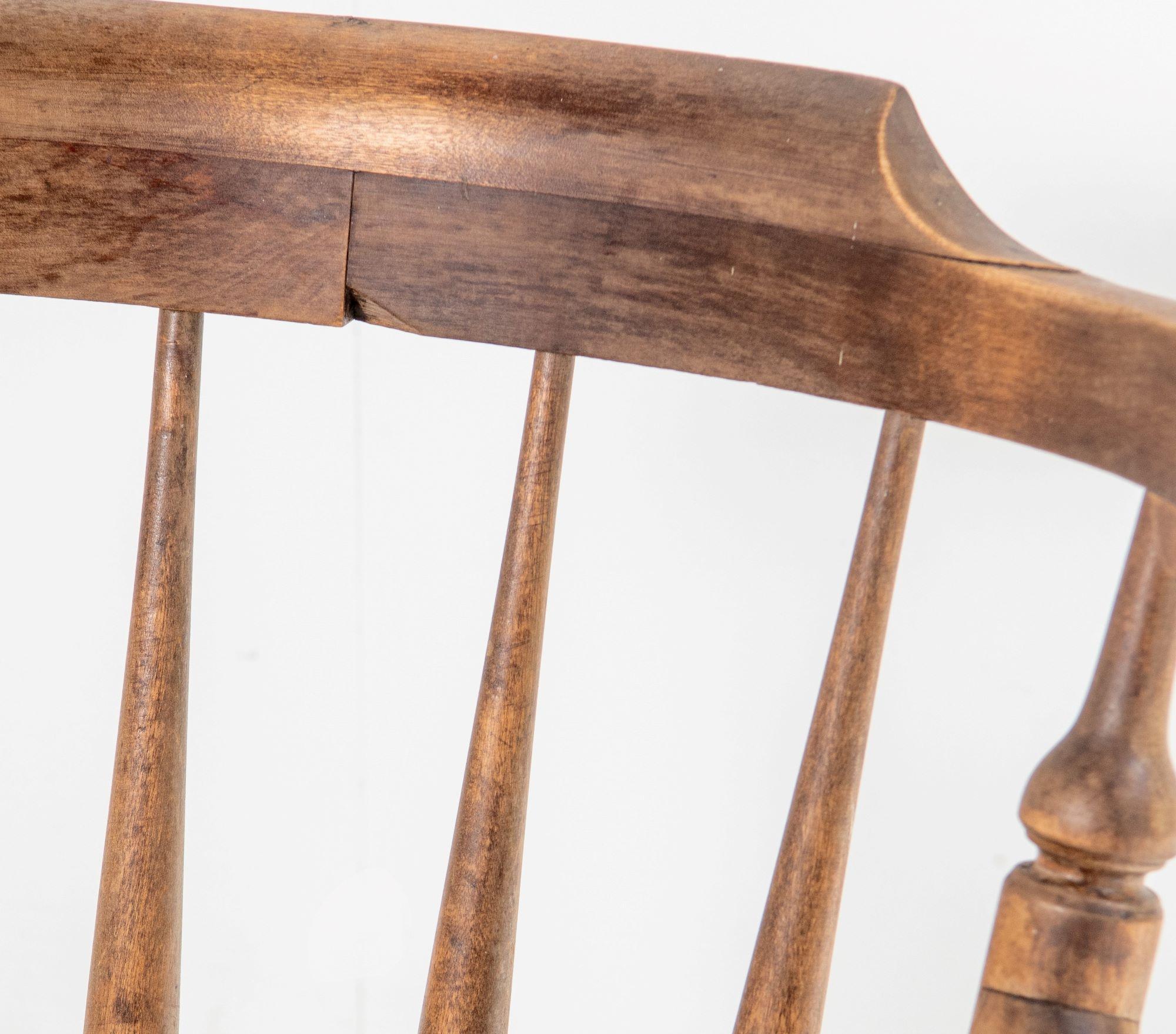Schöner englischer Windsor-Sessel mit niedriger Rückenlehne aus Ulme im Zustand „Gut“ im Angebot in Llanbrynmair, GB