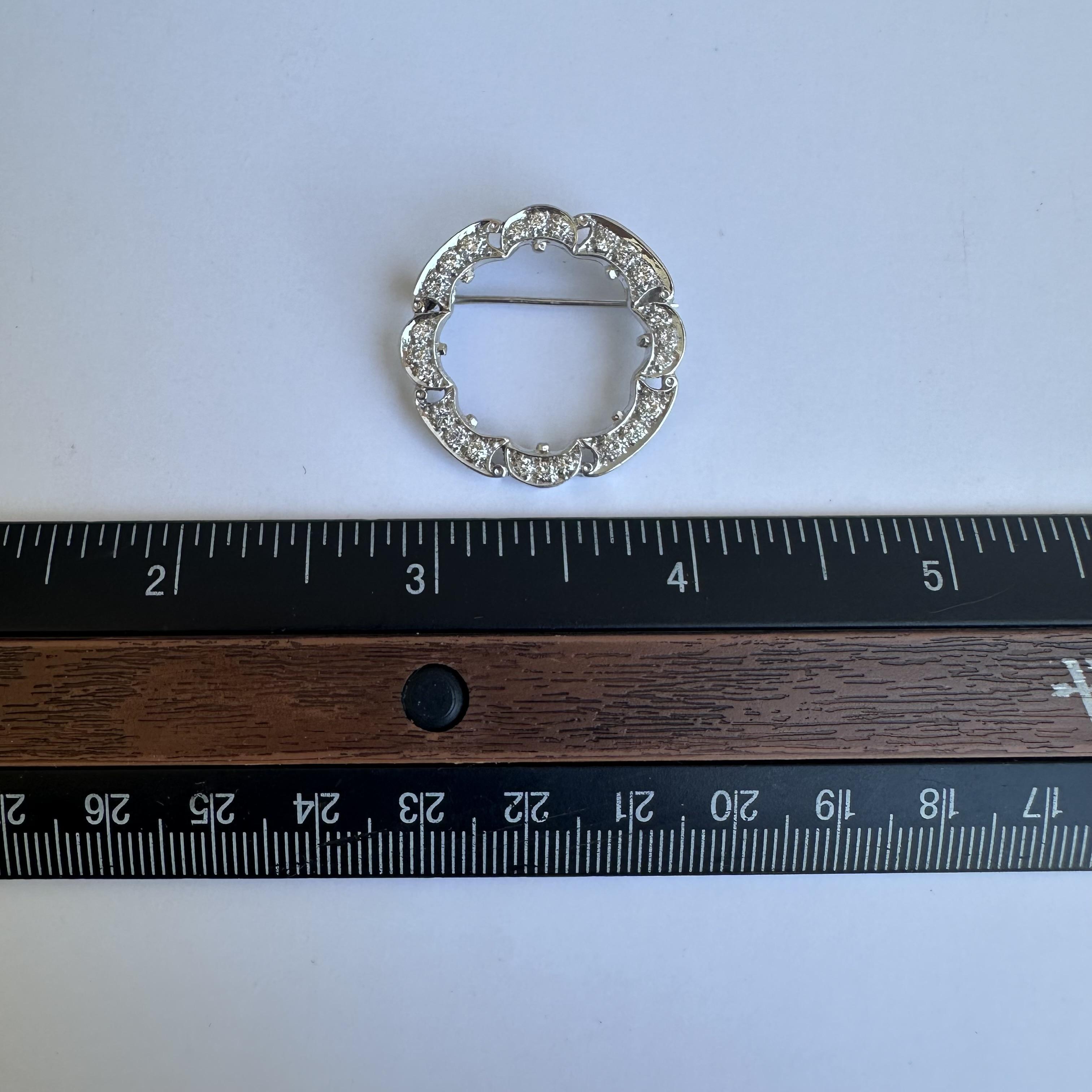 Women's Beautiful Estate 14kt White Gold Diamond Brooch - 1ctw GH VS/SI Diamonds For Sale