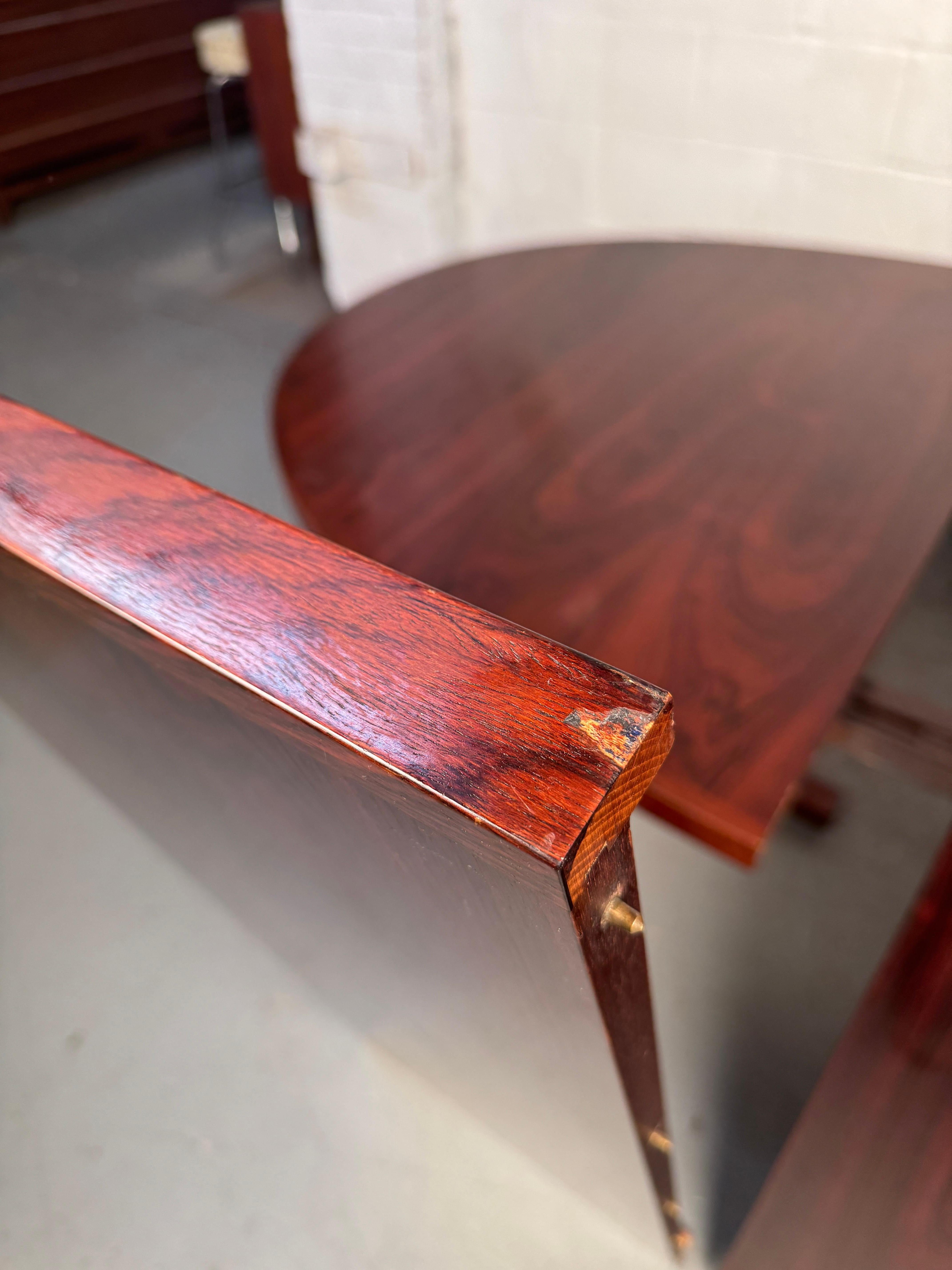 Magnifique table à manger extensible en bois de rose en vente 8