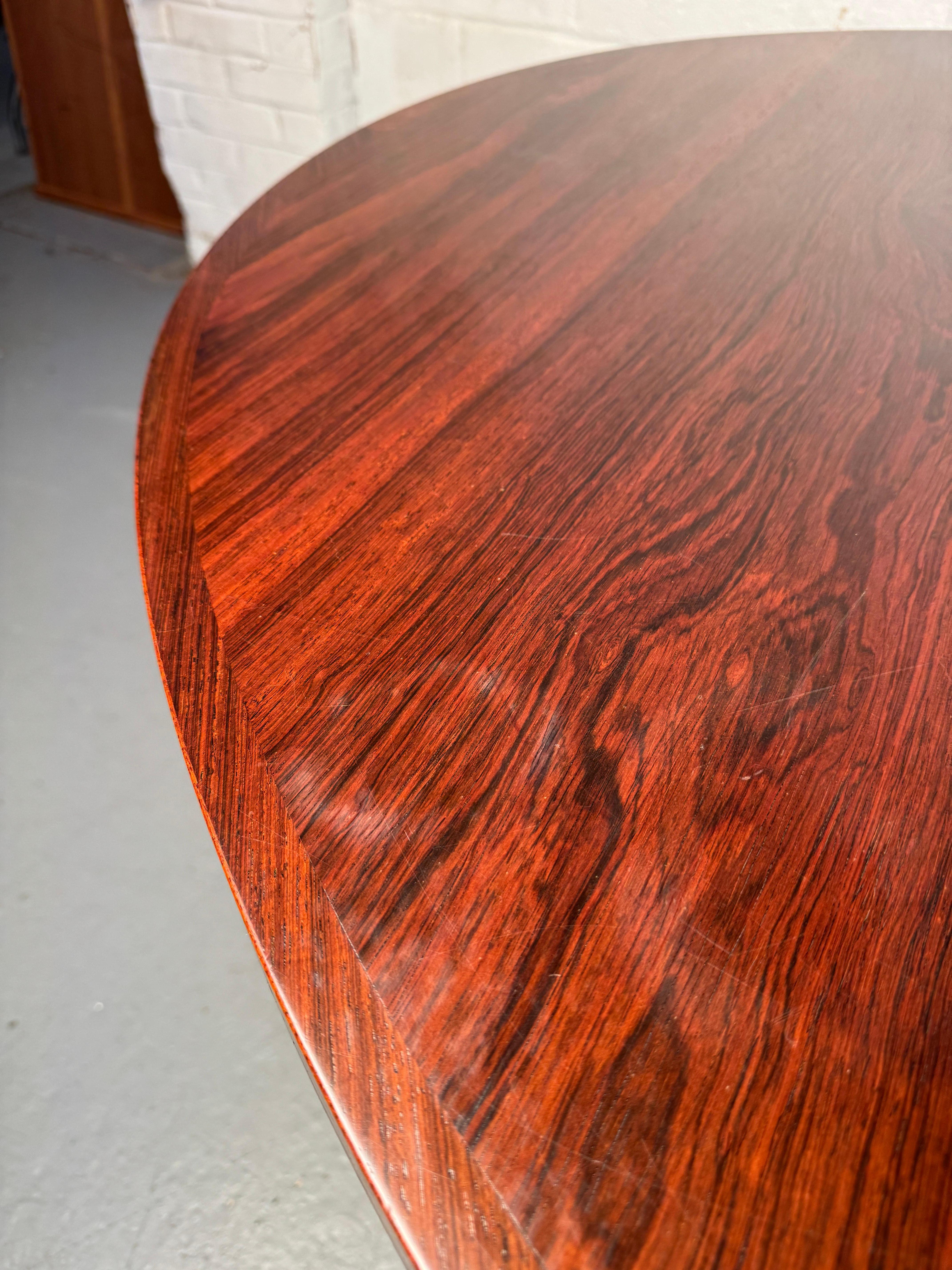 Bois de rose Magnifique table à manger extensible en bois de rose en vente