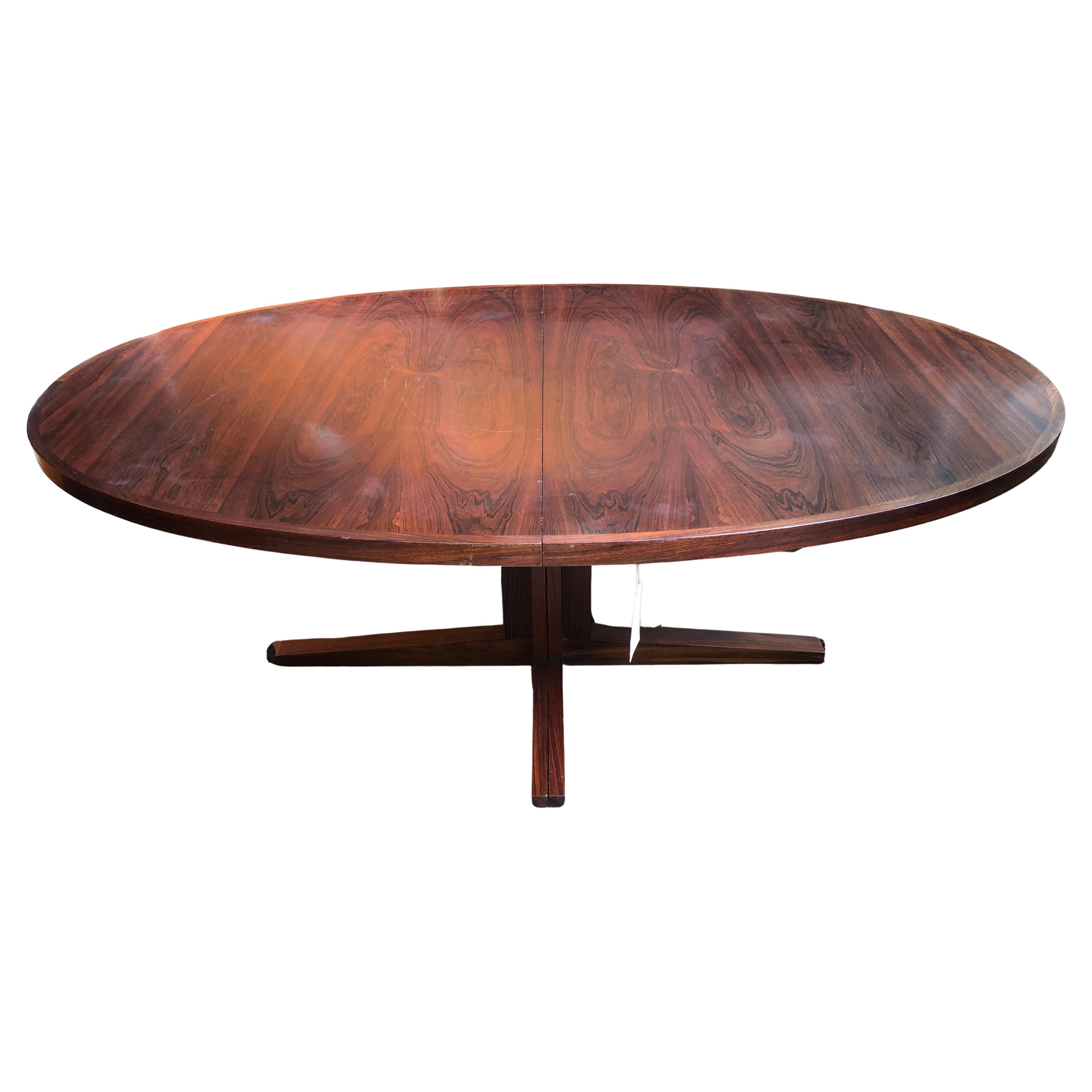 Magnifique table à manger extensible en bois de rose en vente