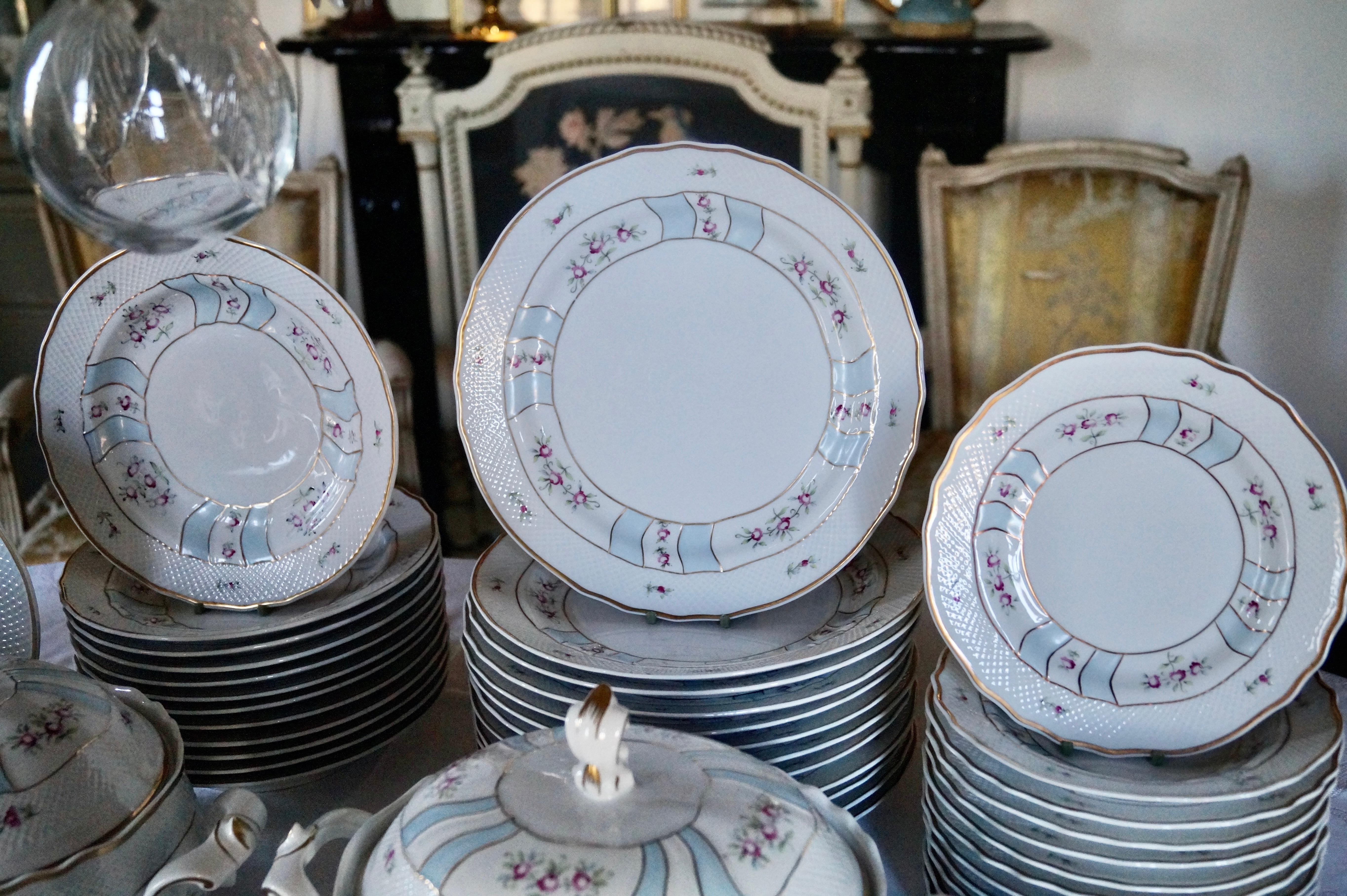 Victorian Beautiful Extensive Vintage Hollohaza - Hongary Porcelain dinnerware 
