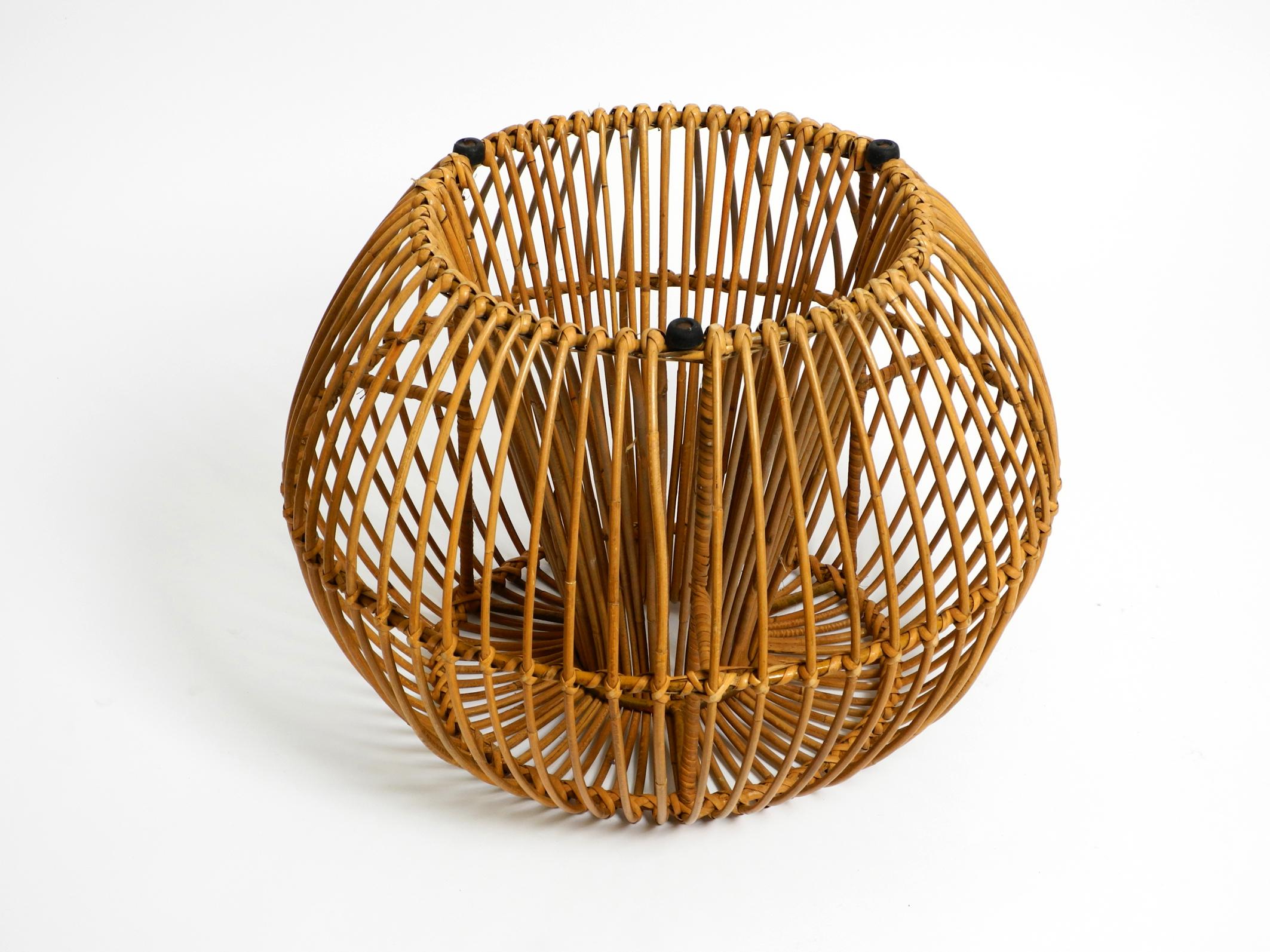 Beautiful extraordinary original 60s Italian bamboo rattan stool  For Sale 4