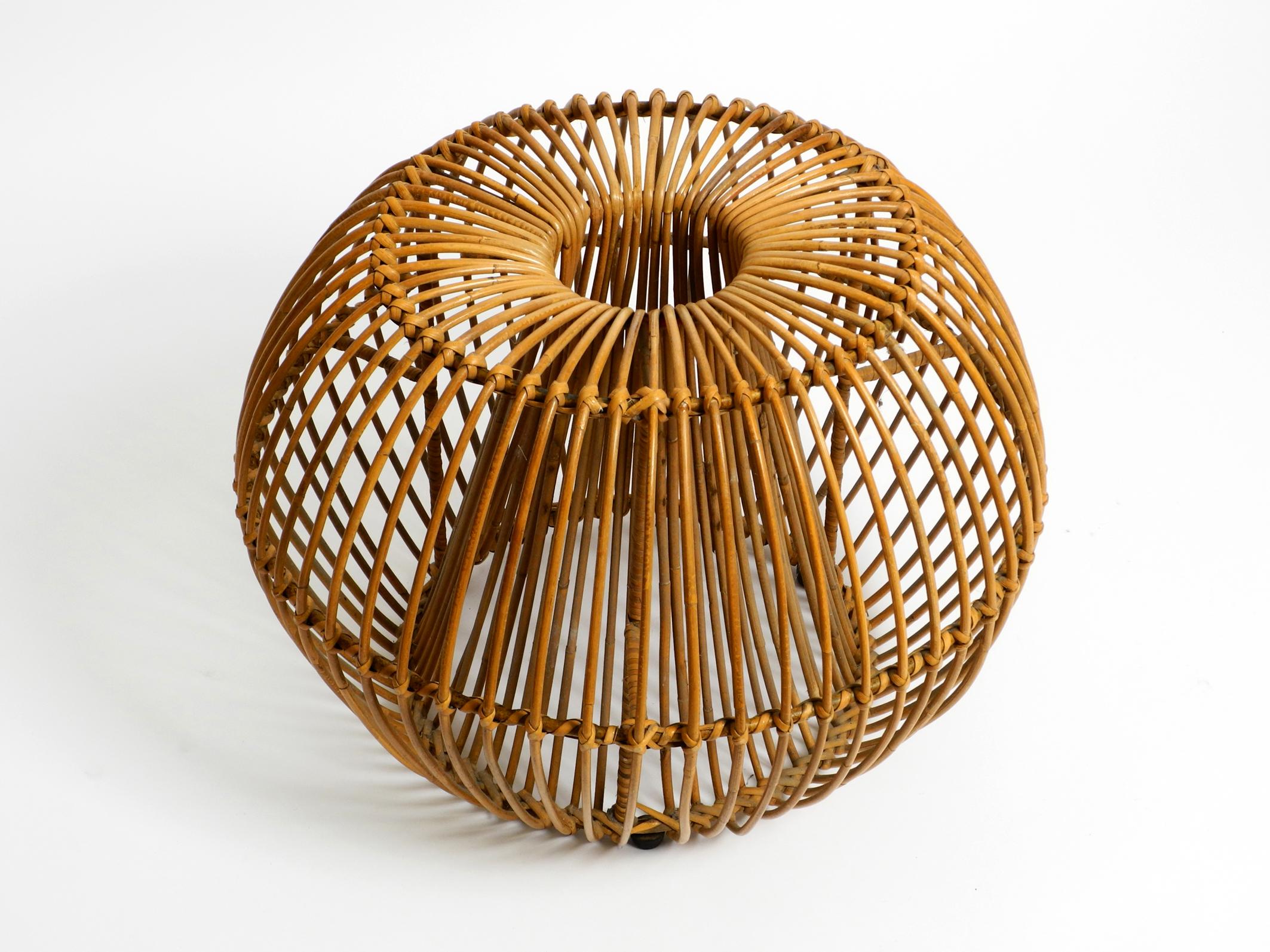Beautiful extraordinary original 60s Italian bamboo rattan stool  In Good Condition For Sale In München, DE