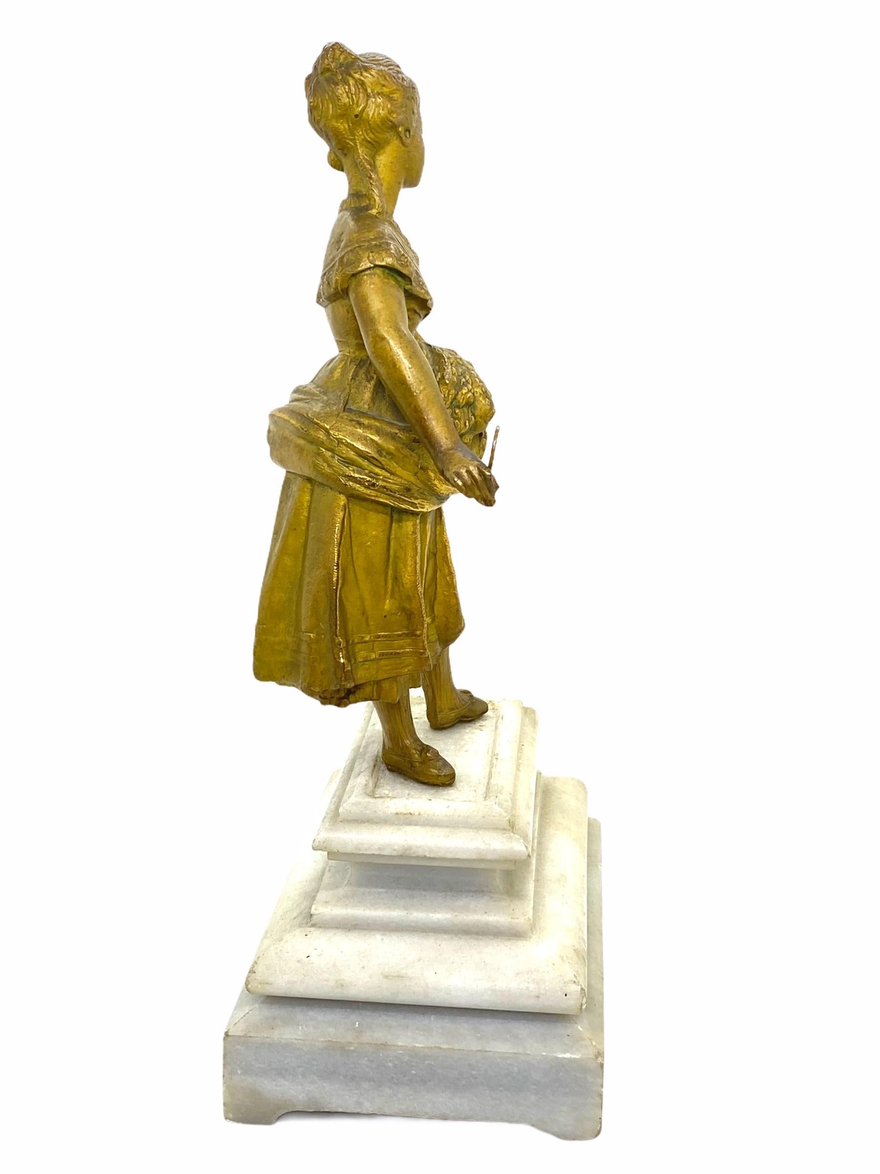 Beautiful Farmer Maid Statue on Marble Base, Vintage 1890s, Austria In Good Condition For Sale In Nuernberg, DE