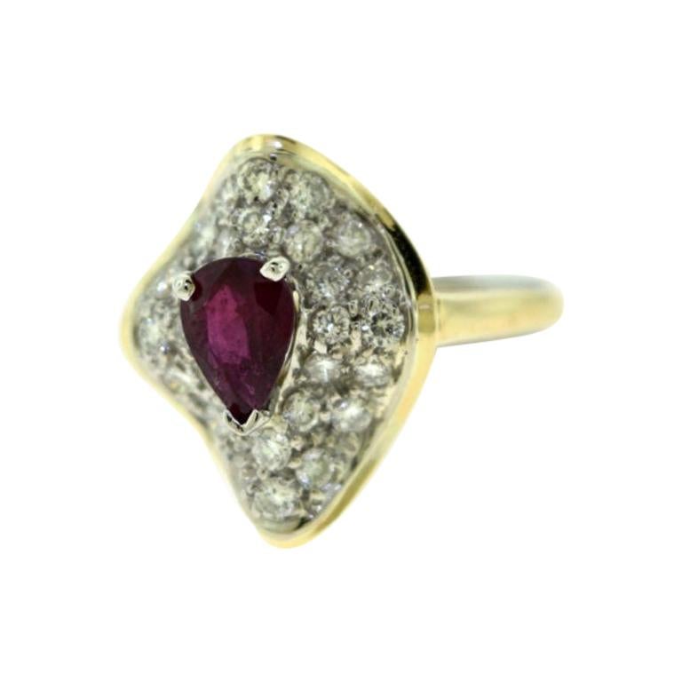 Beautiful Filigree Pear Shaped Ruby and Diamond in White Gold Wave Ring For Sale