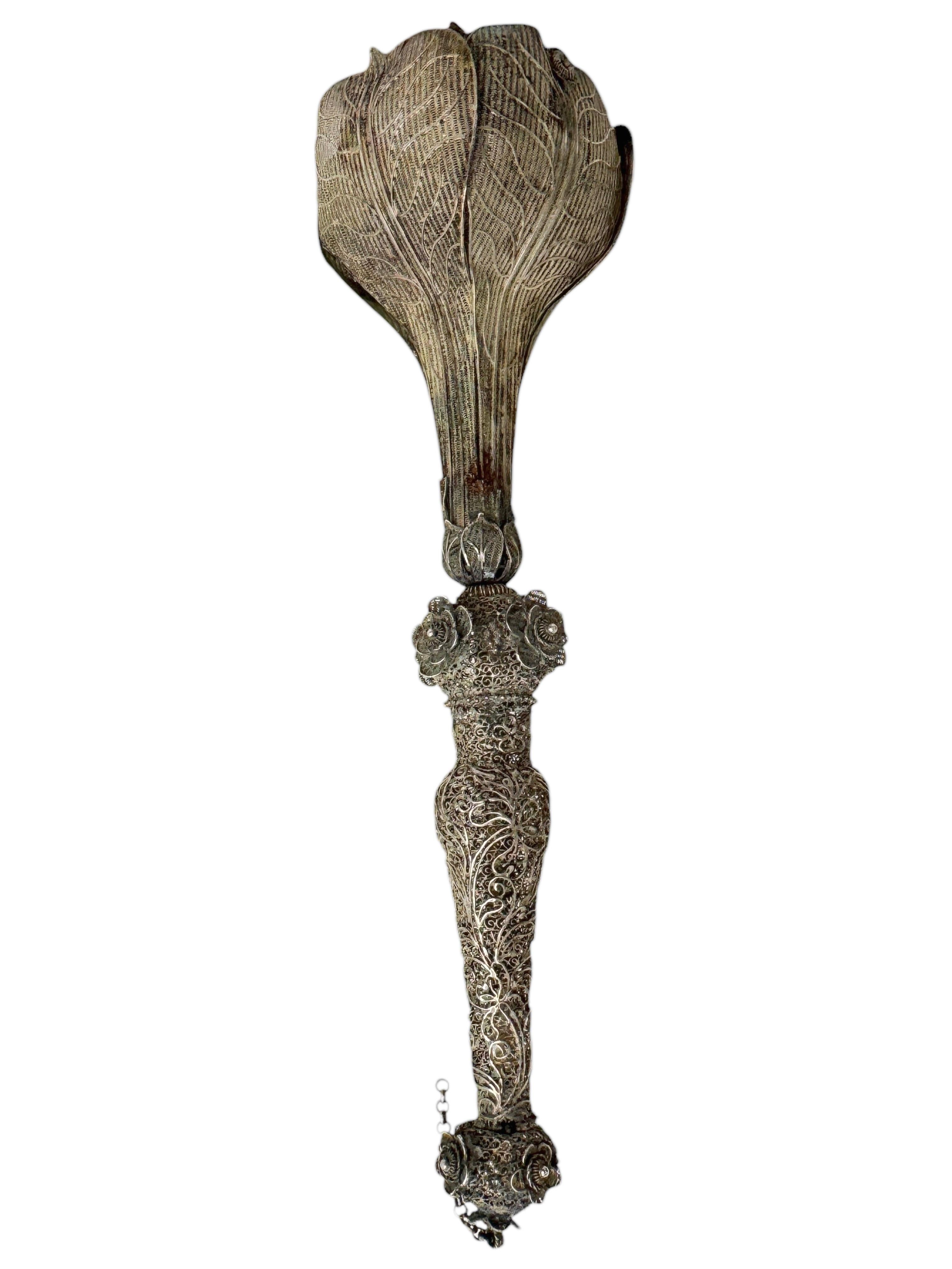 Vittoriano Bellissimo porta-bouquet in filigrana d'argento A.I.C. del XIX secolo in vendita