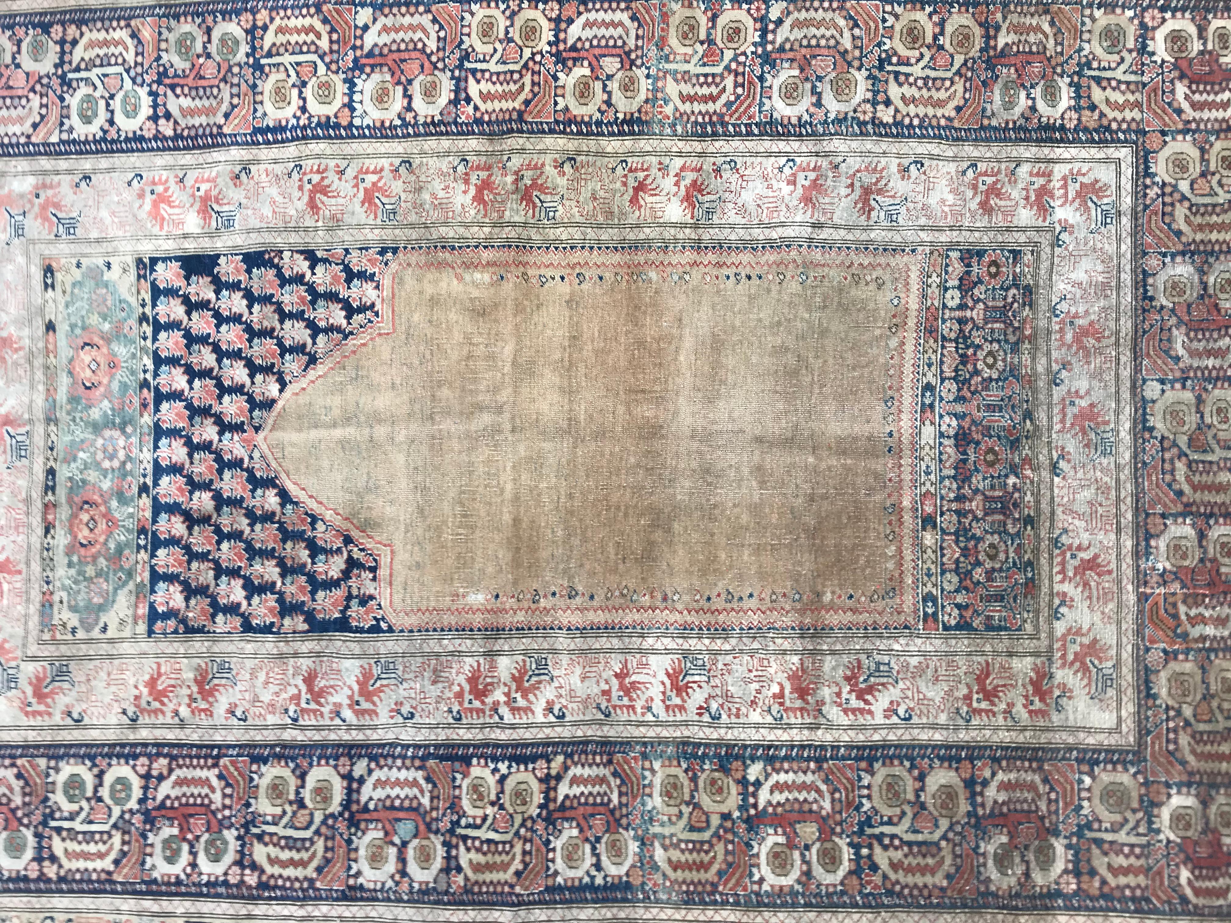 Very fine Turkish rug from Panderma with a Mihrab design and beautiful light colors, finely hand knotted with wool velvet on cotton foundation.
  
✨✨✨
