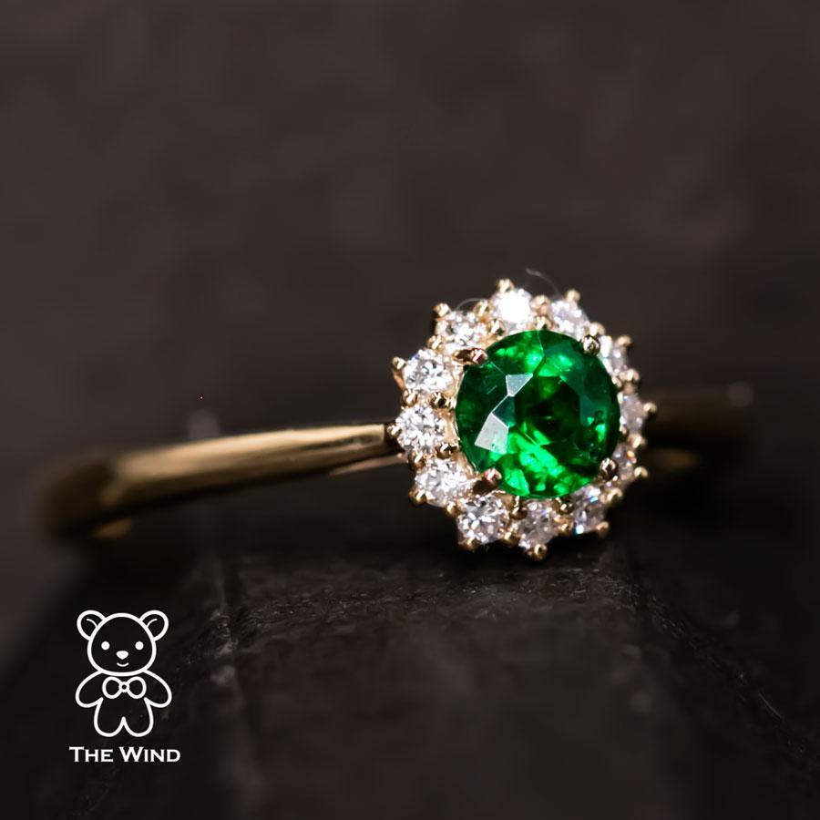 Beautiful Fire Emerald Halo Diamond Engagement Wedding Ring in 18K Yellow Gold For Sale 1