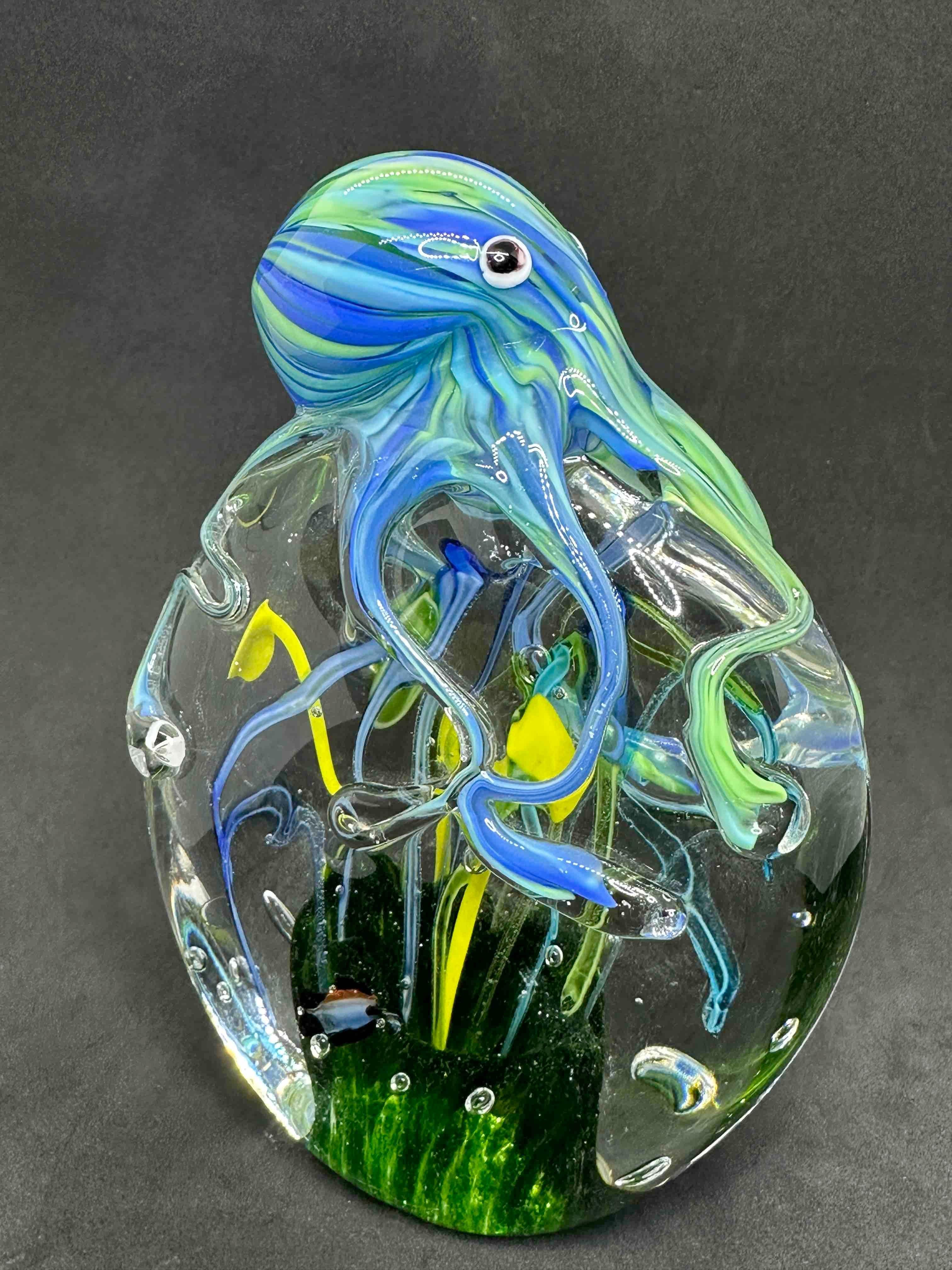 Schöner Fisch Riff und Oktopus Murano Italienisch Kunst Glas Aquarium Briefbeschwerer im Angebot 2