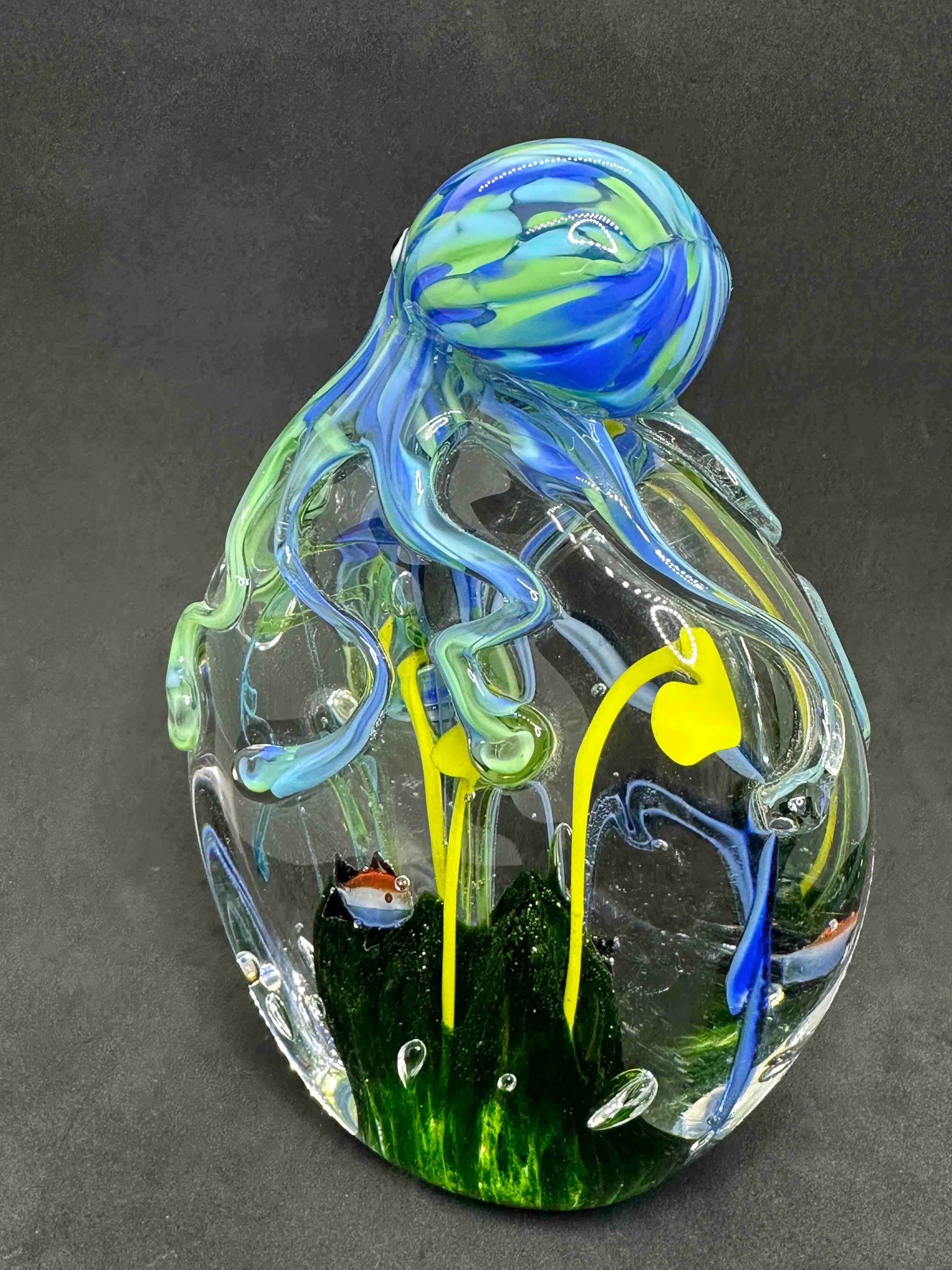 Beautiful Fish Reef and Octopus Murano Italian Art Glass Aquarium Paperweight For Sale 5