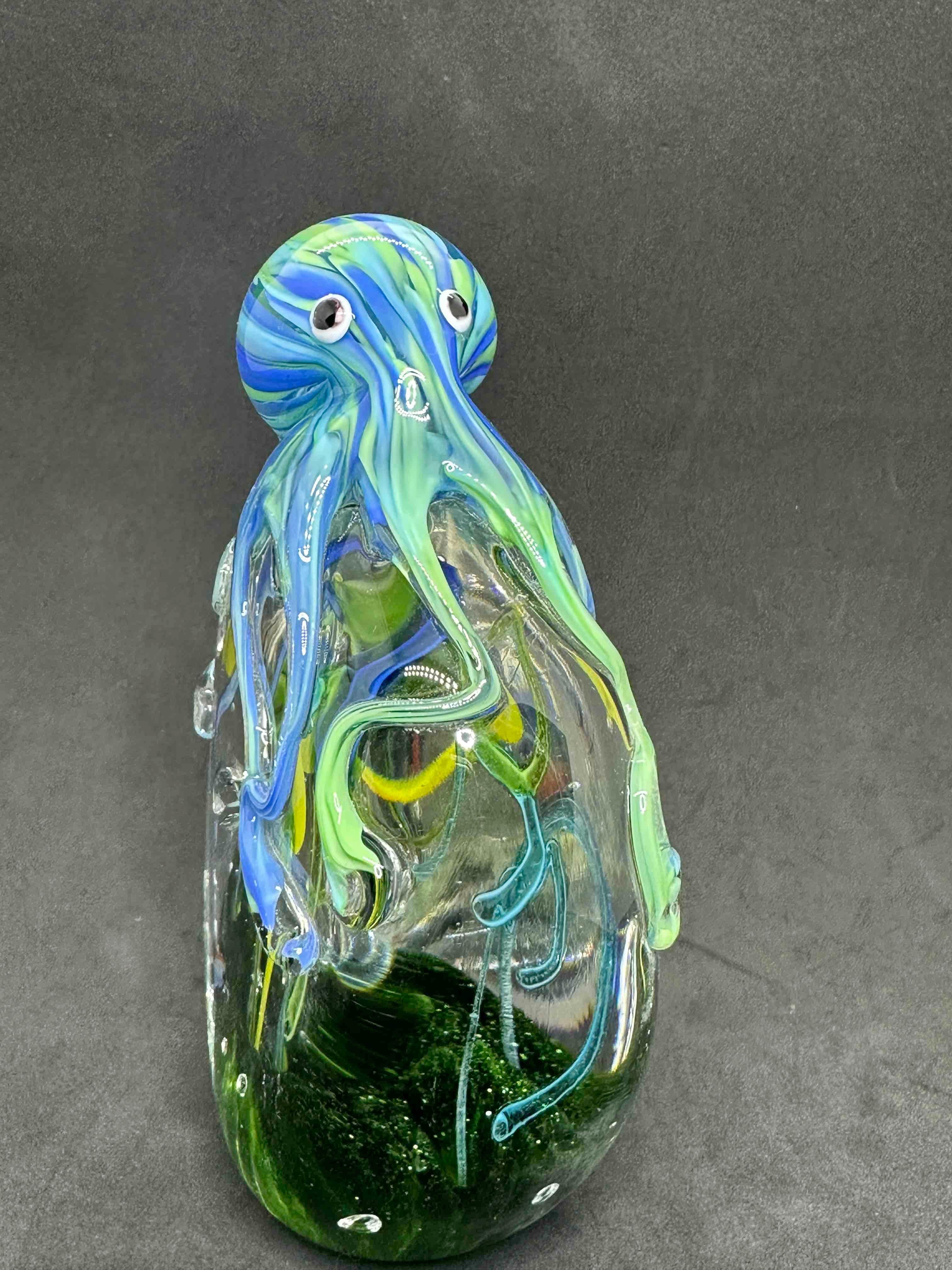 Beautiful Fish Reef and Octopus Murano Italian Art Glass Aquarium Paperweight For Sale 2