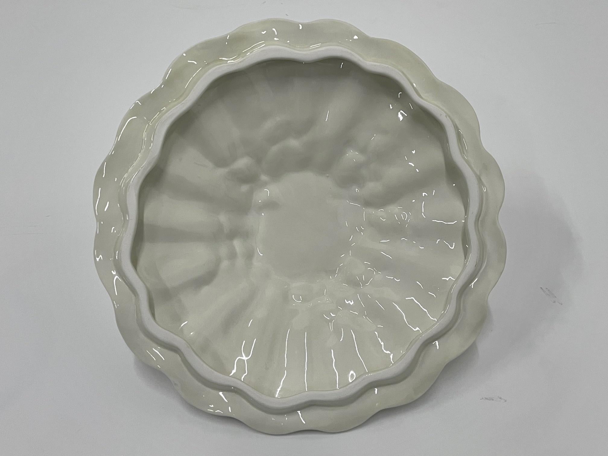 North American Beautiful Fitz & Floyd Tureen with Shell Decoration