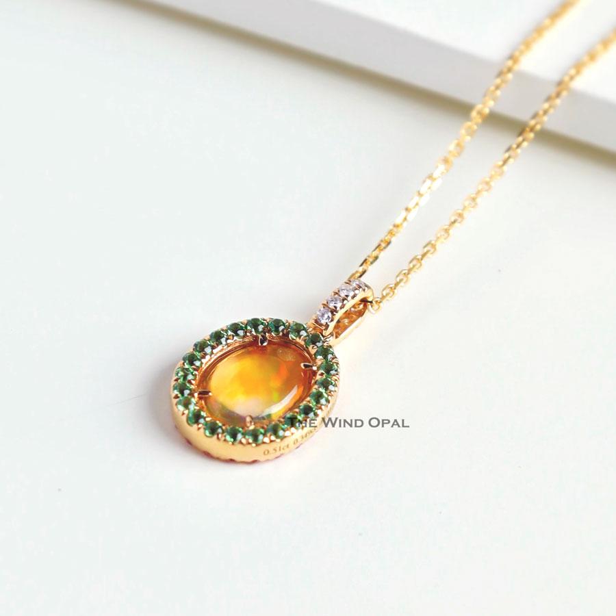 Beautiful Flame Two Side Mexican Fire Opal, Diamond Necklace 18K Yellow Gold For Sale 1