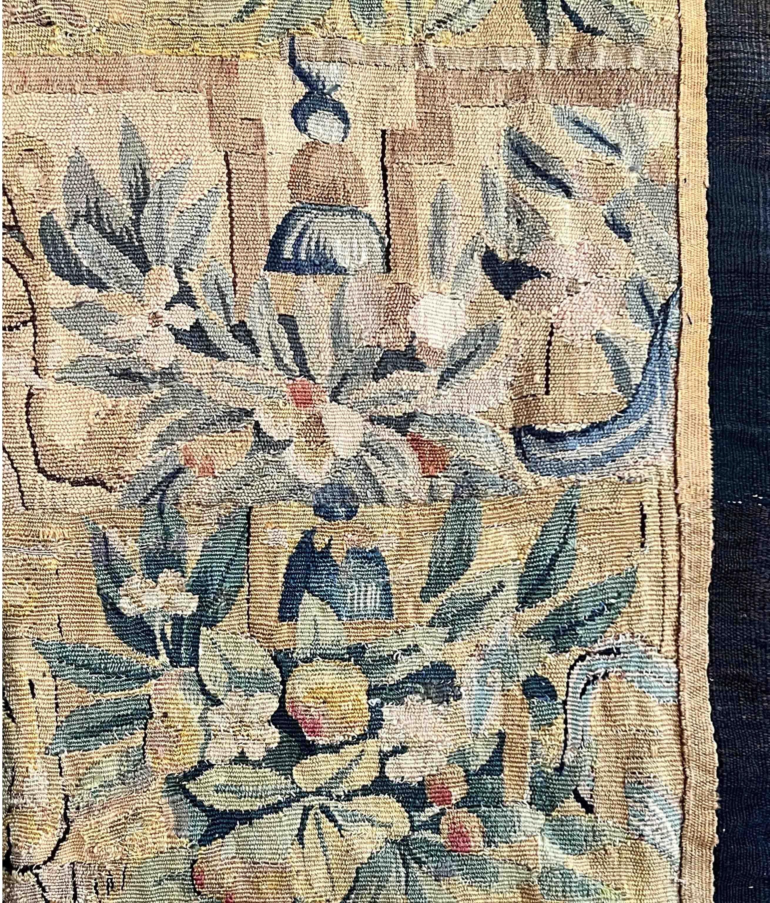 Beautiful Flemish Tapestry 17th. Century - n° 1163 In Excellent Condition In Paris, FR