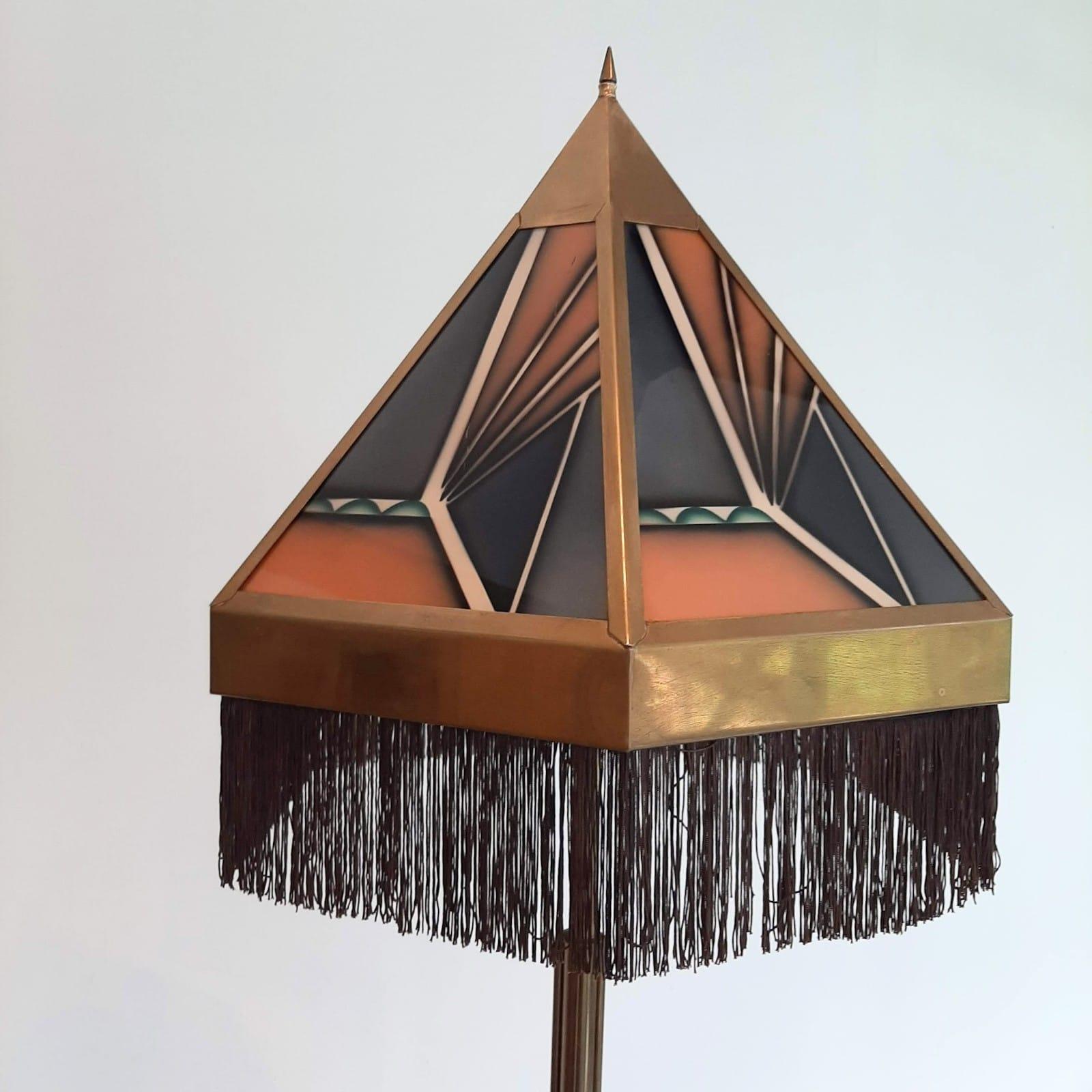 Beautiful floor lamp from the Amsterdamse School era For Sale 7