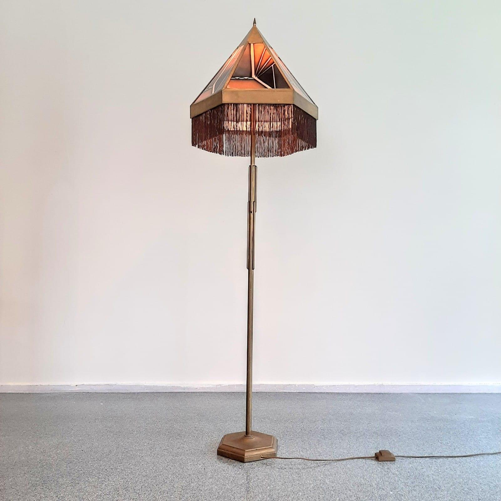Amsterdam School Beautiful floor lamp from the Amsterdamse School era For Sale