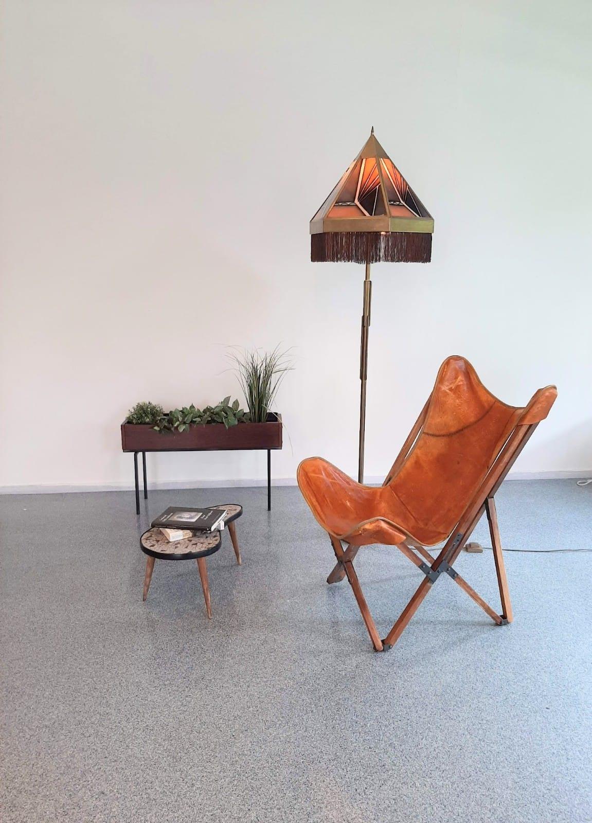 Early 20th Century Beautiful floor lamp from the Amsterdamse School era For Sale
