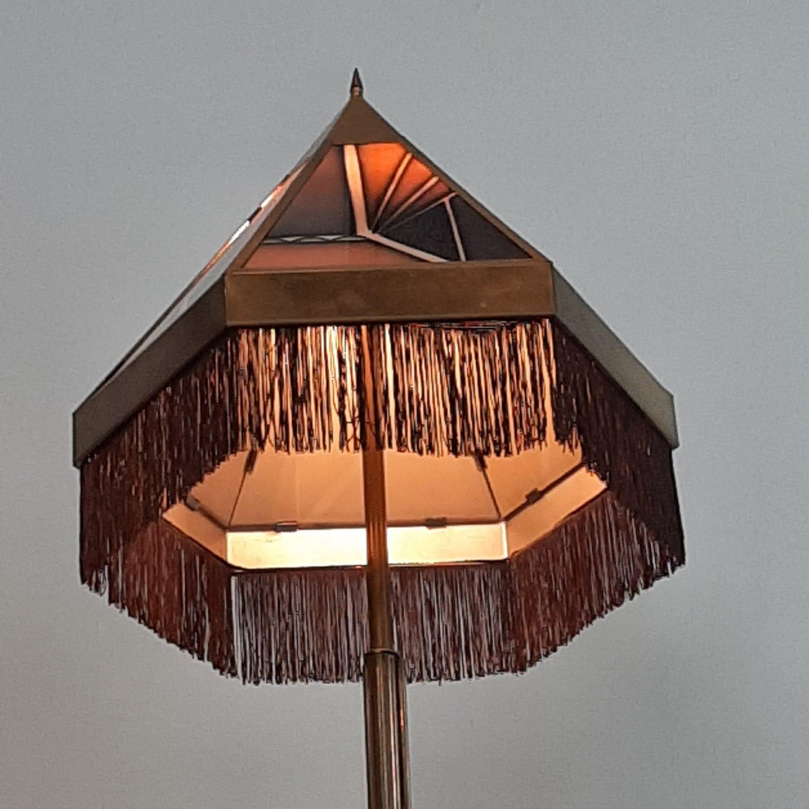 Brass Beautiful floor lamp from the Amsterdamse School era For Sale