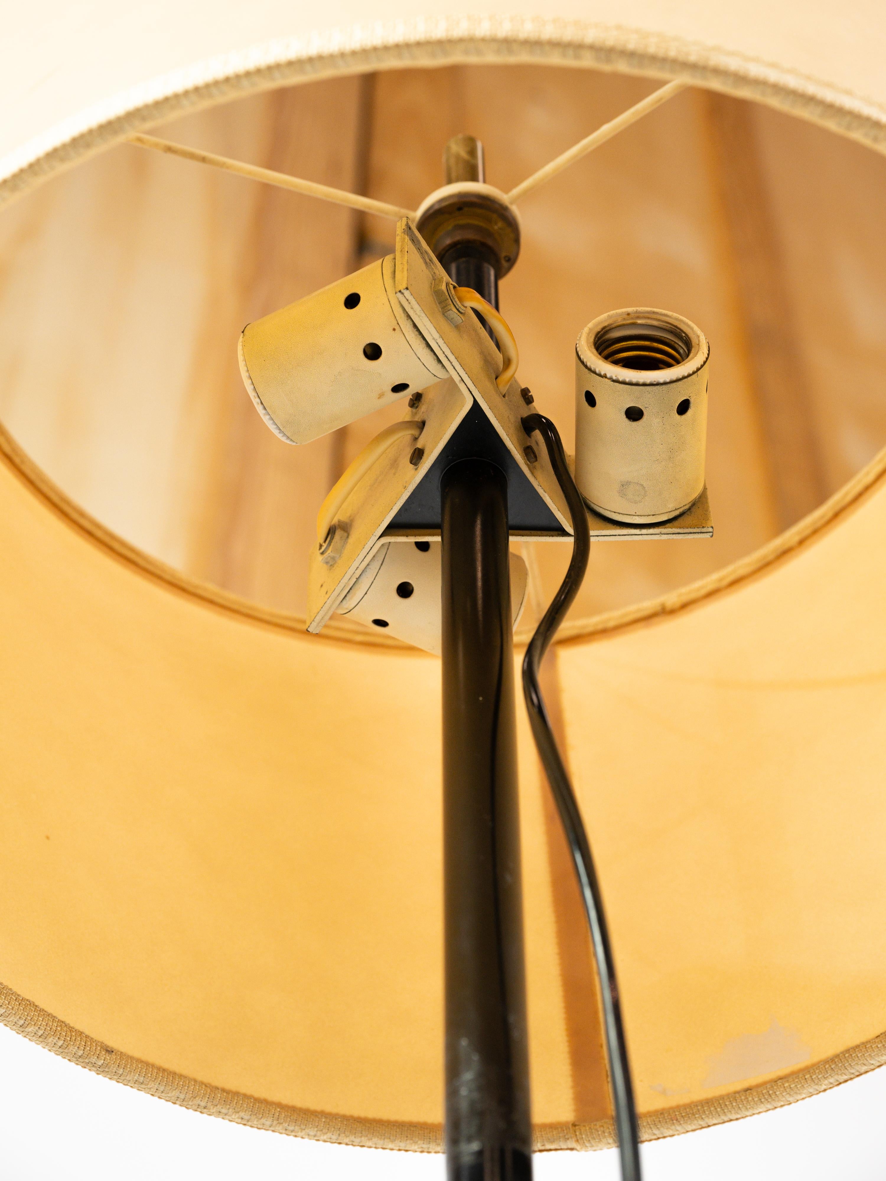 Schöne Stehlampe mod 380 entworfen Giuseppe Ostuni & Renato Forti für Oluce  im Angebot 2