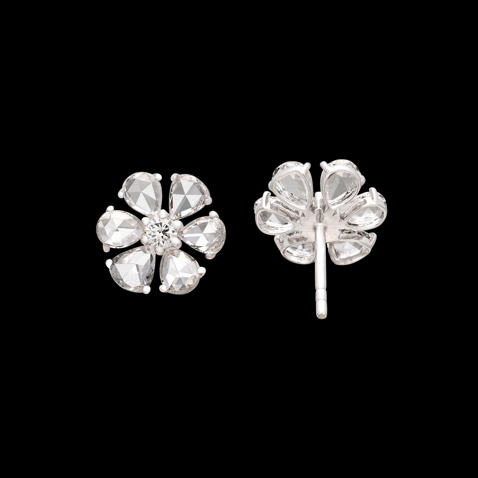 Beautiful Floral Diamond Stud 18k White Gold Earrings 2