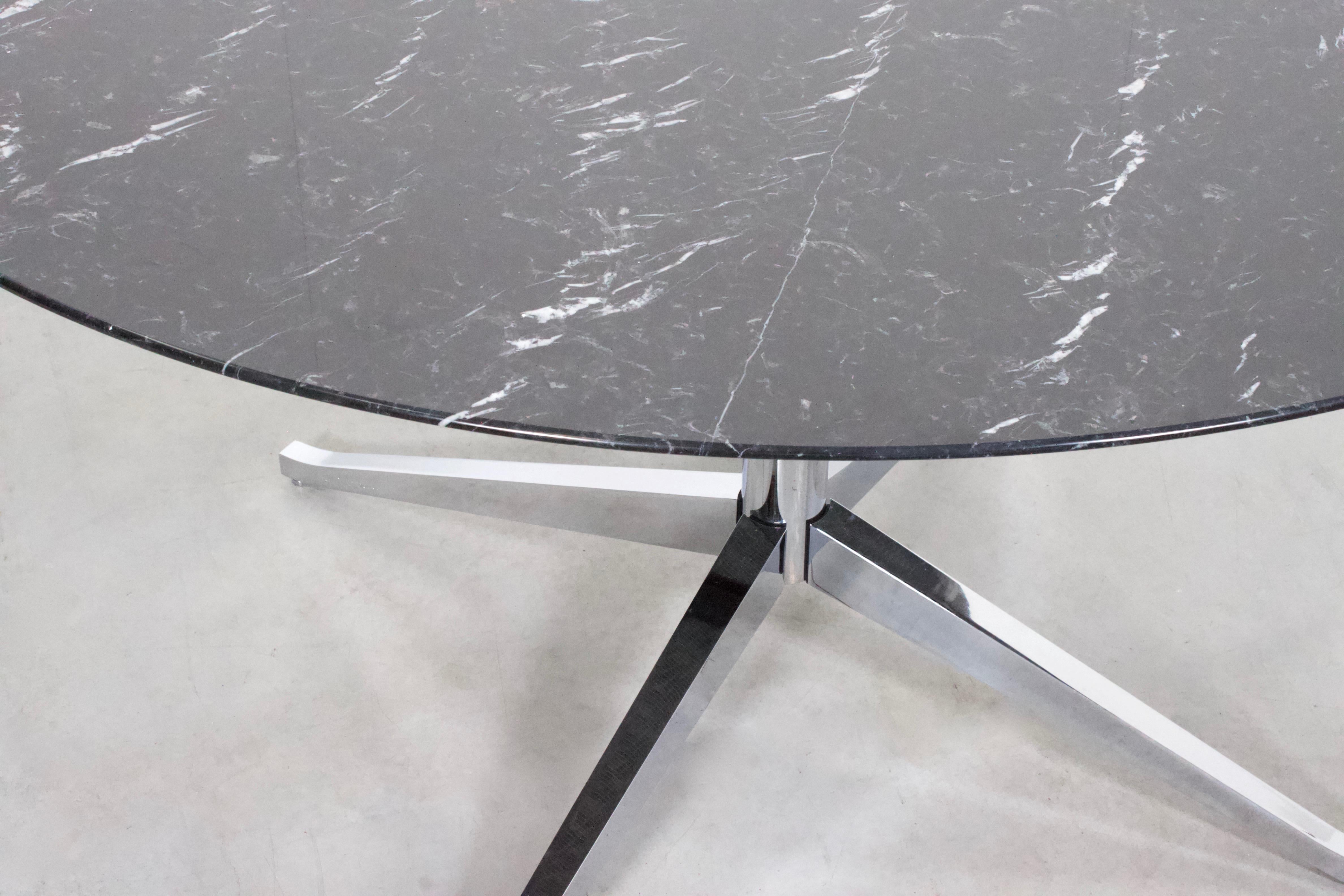 Mid-Century Modern Beautiful Florence Knoll Marble Round Dining Table for Knoll International
