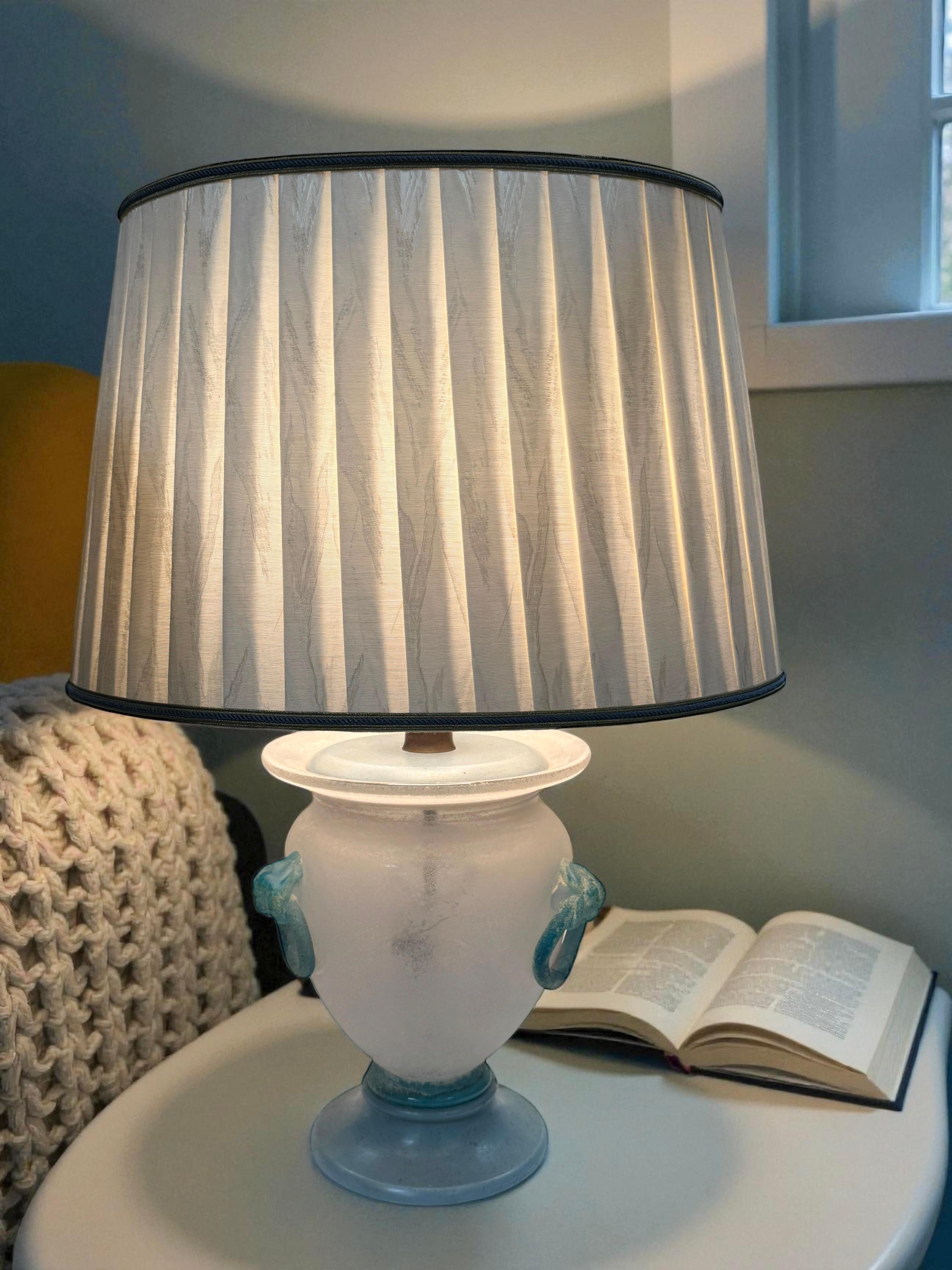 Bellissima lampada da tavolo in vetro di Murano Scavo in stile Florentine, Italia, anni '80 in vendita 9