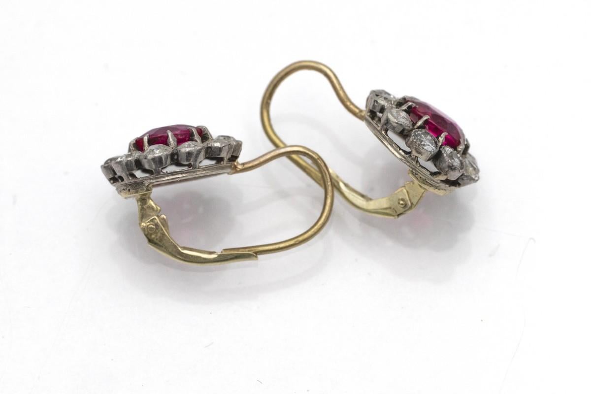 da uomo o donna Bellissimi orecchini a forma di fiore con diamanti e rubini sintetici in vendita