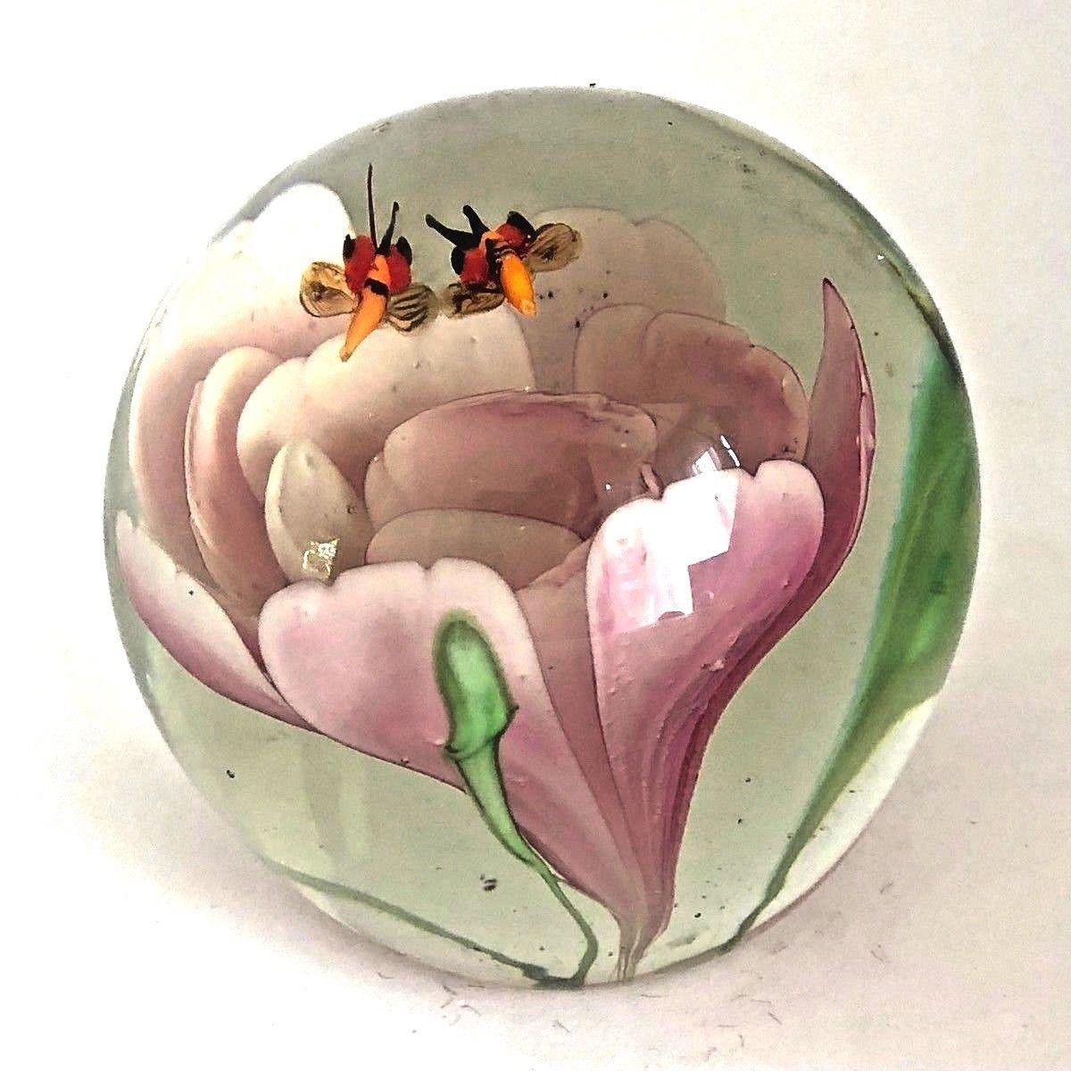 Hand-Crafted Beautiful Flying Bees Murano Glass Paperweight Mid-Century Modern Italy