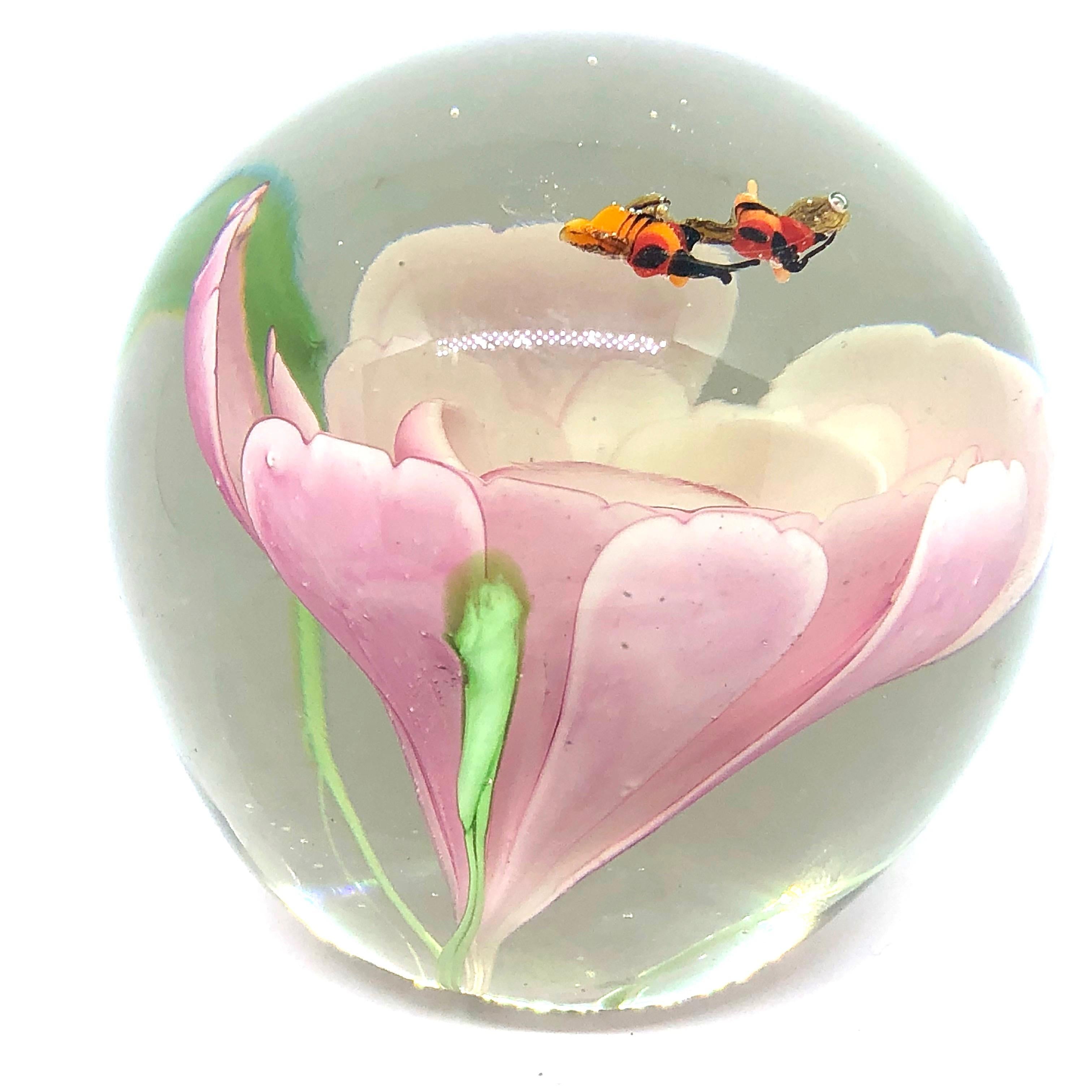Beautiful Flying Bees Murano Glass Paperweight Mid-Century Modern Italy 1