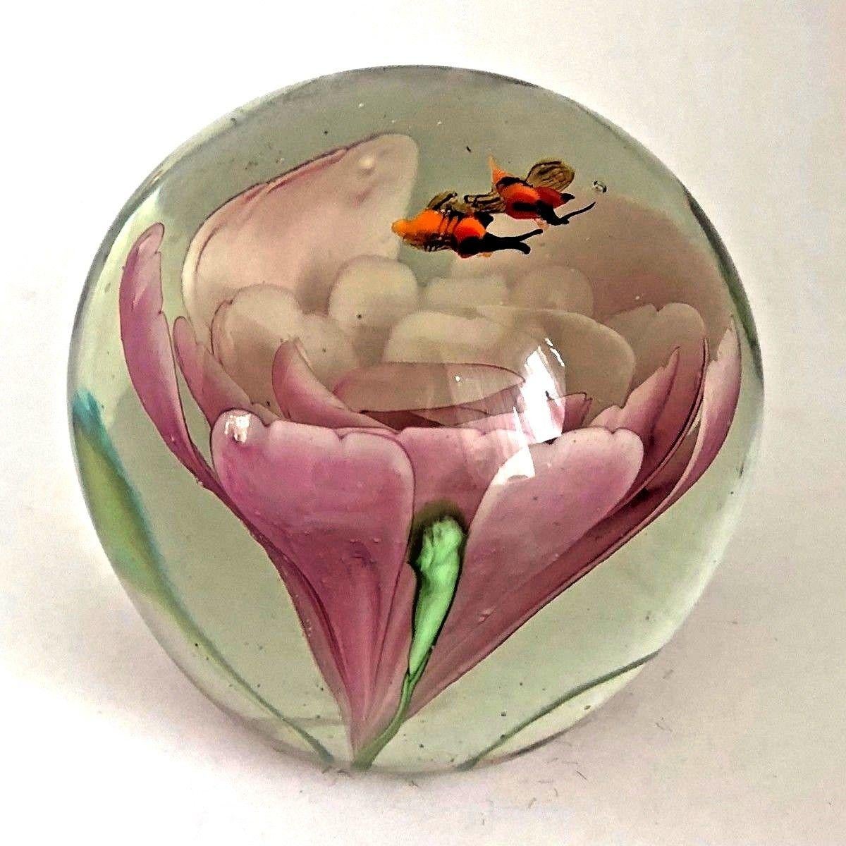 Beautiful Flying Bees Murano Glass Paperweight Mid-Century Modern Italy 2