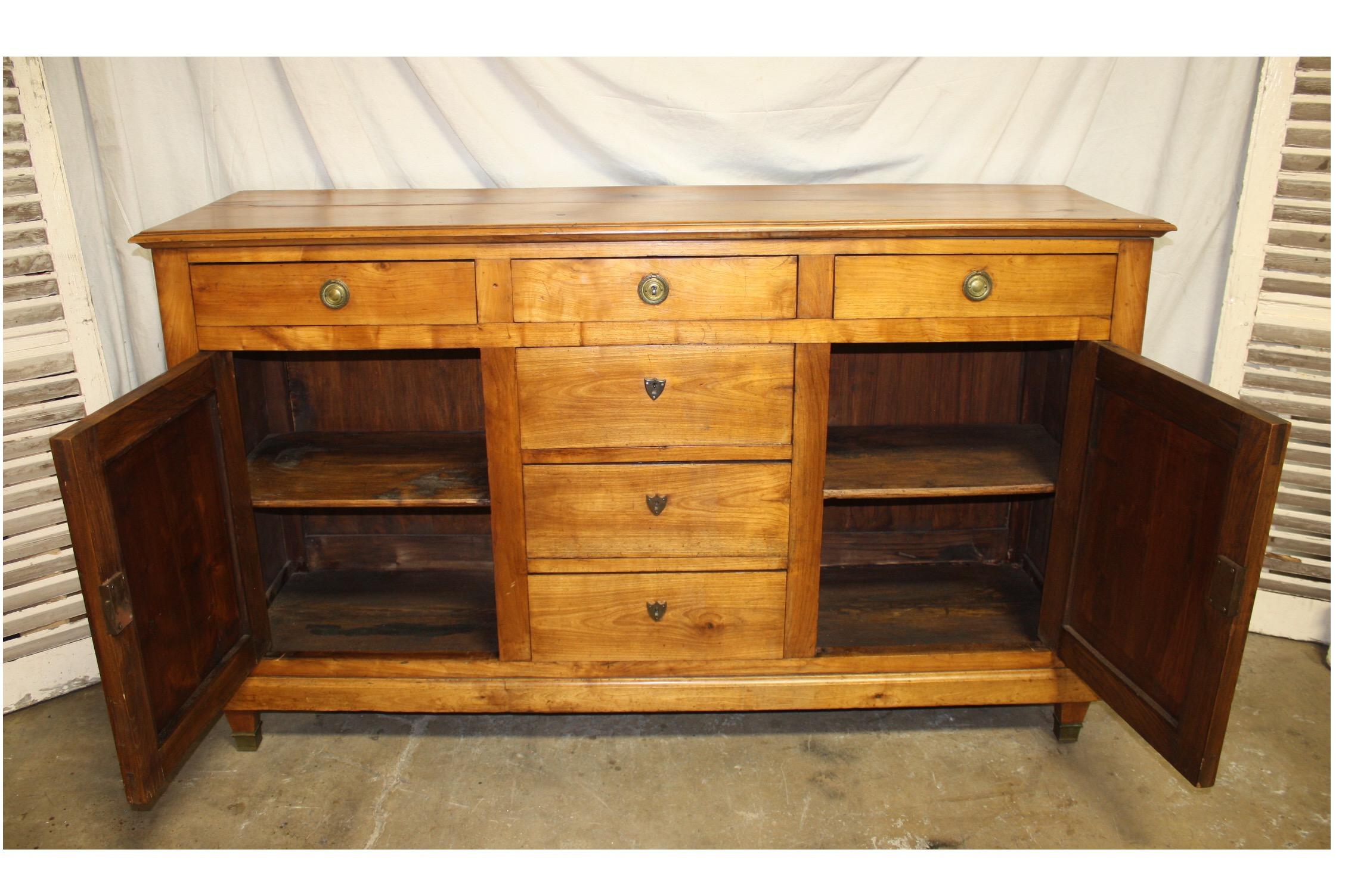 Beautiful French 18th Century Sideboard 11