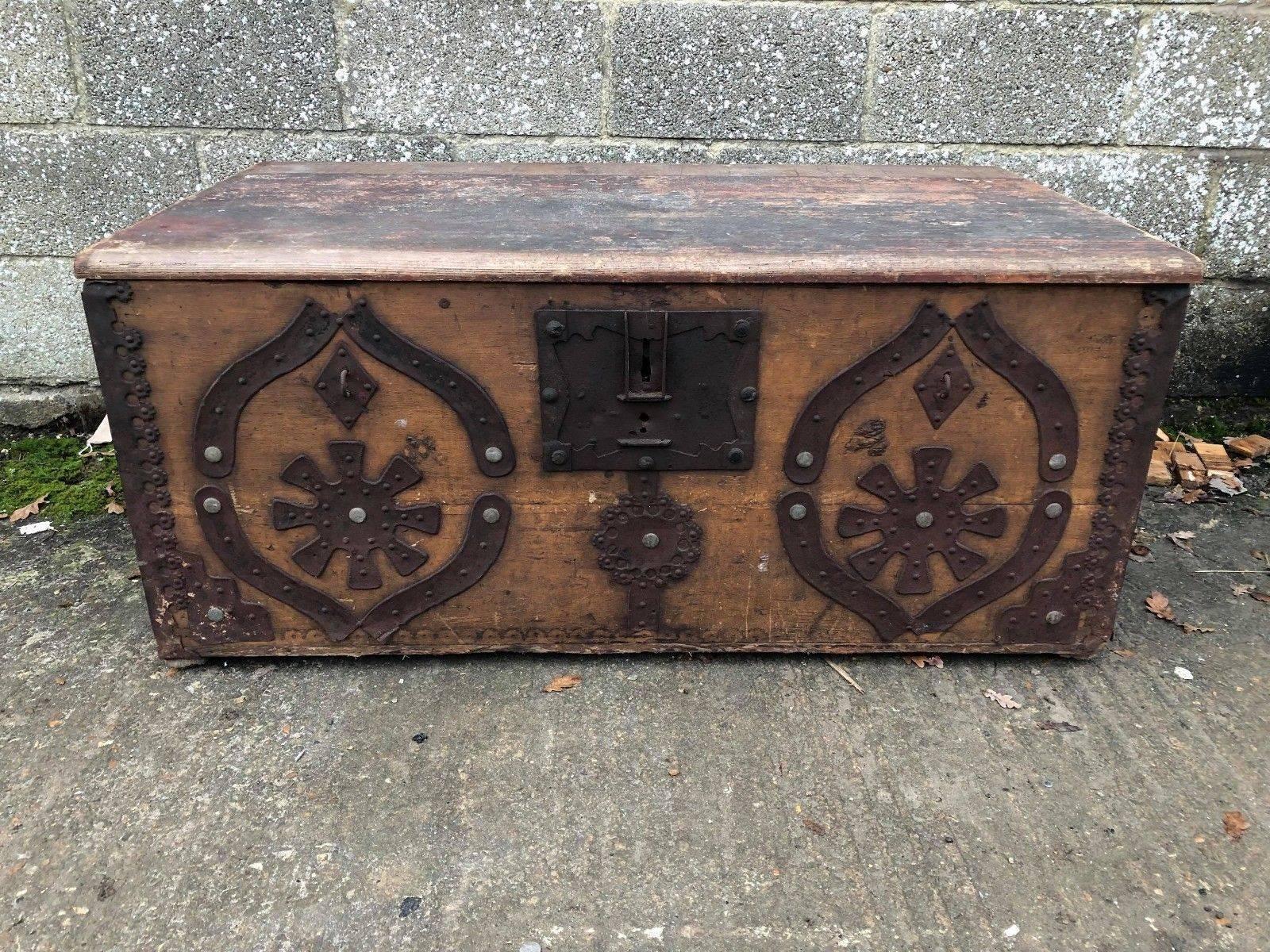 Stunning and original European marriage chest. These trunks/chests are becoming harder and harder to source now and prices have increased rapidly over the past 6 months. Very on trend!

Dimensions: 114 cm wide, 55 cm tall, 50 cm deep.