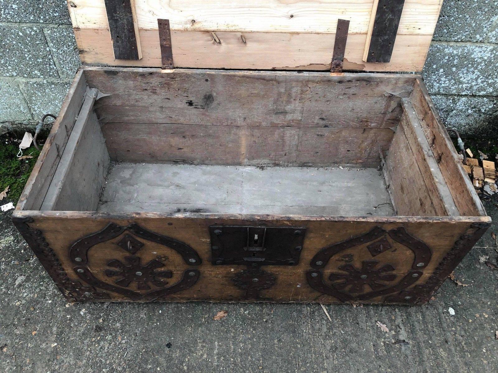 Beautiful French 19th Century Antique Vintage Marriage Trunk, Original Paint For Sale 2