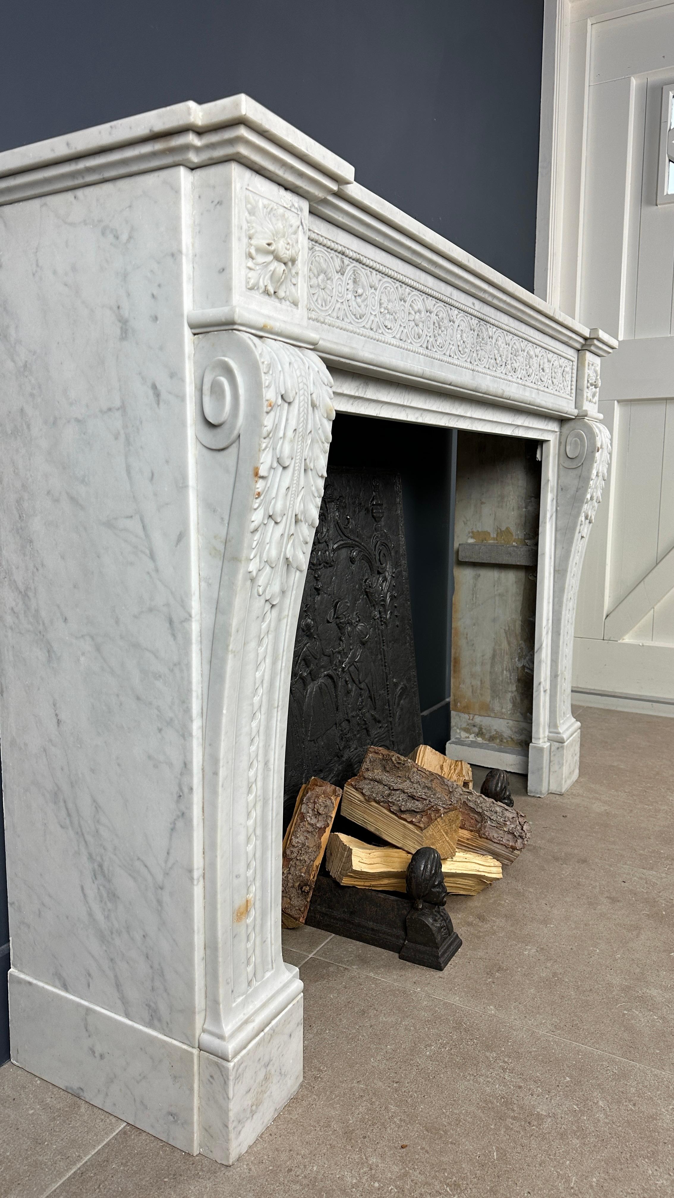 Beautiful French Antique Louis XV Front Fireplace in Carrara Marble For Sale 4
