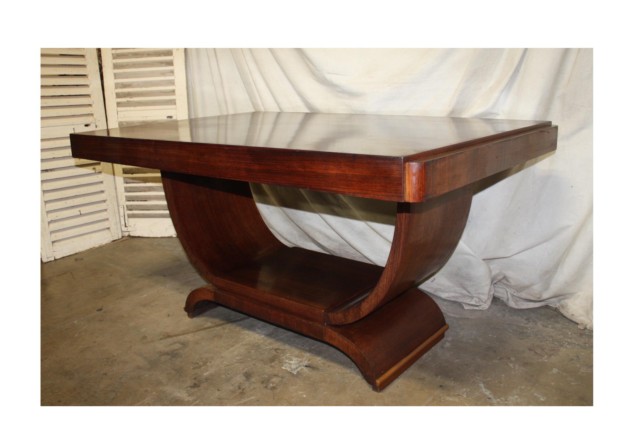 Beautiful French Art Deco Dining Room Table In Good Condition In Stockbridge, GA