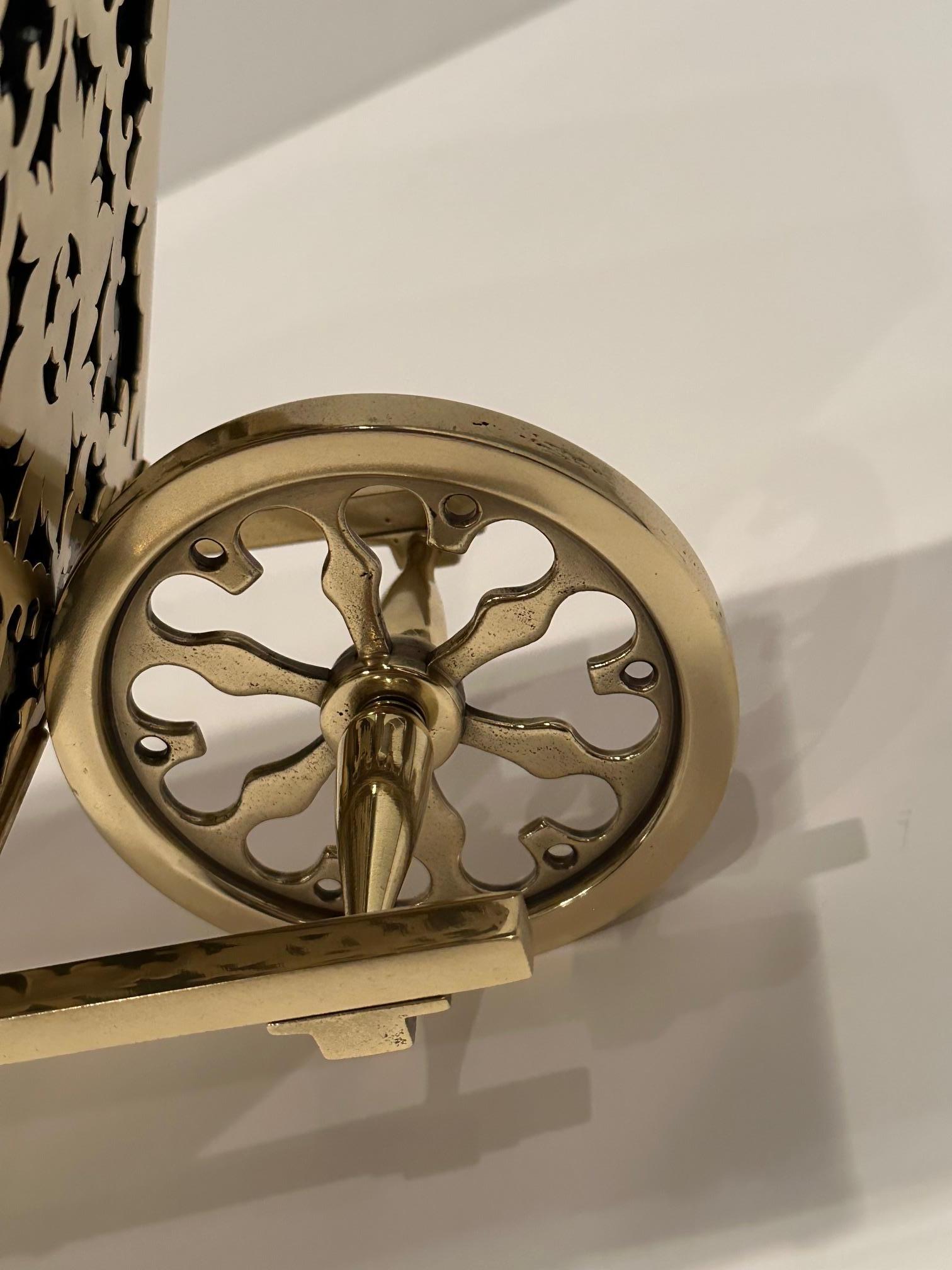 Magnifique centre de table en forme de roue de style néoclassique en laiton français en vente 2