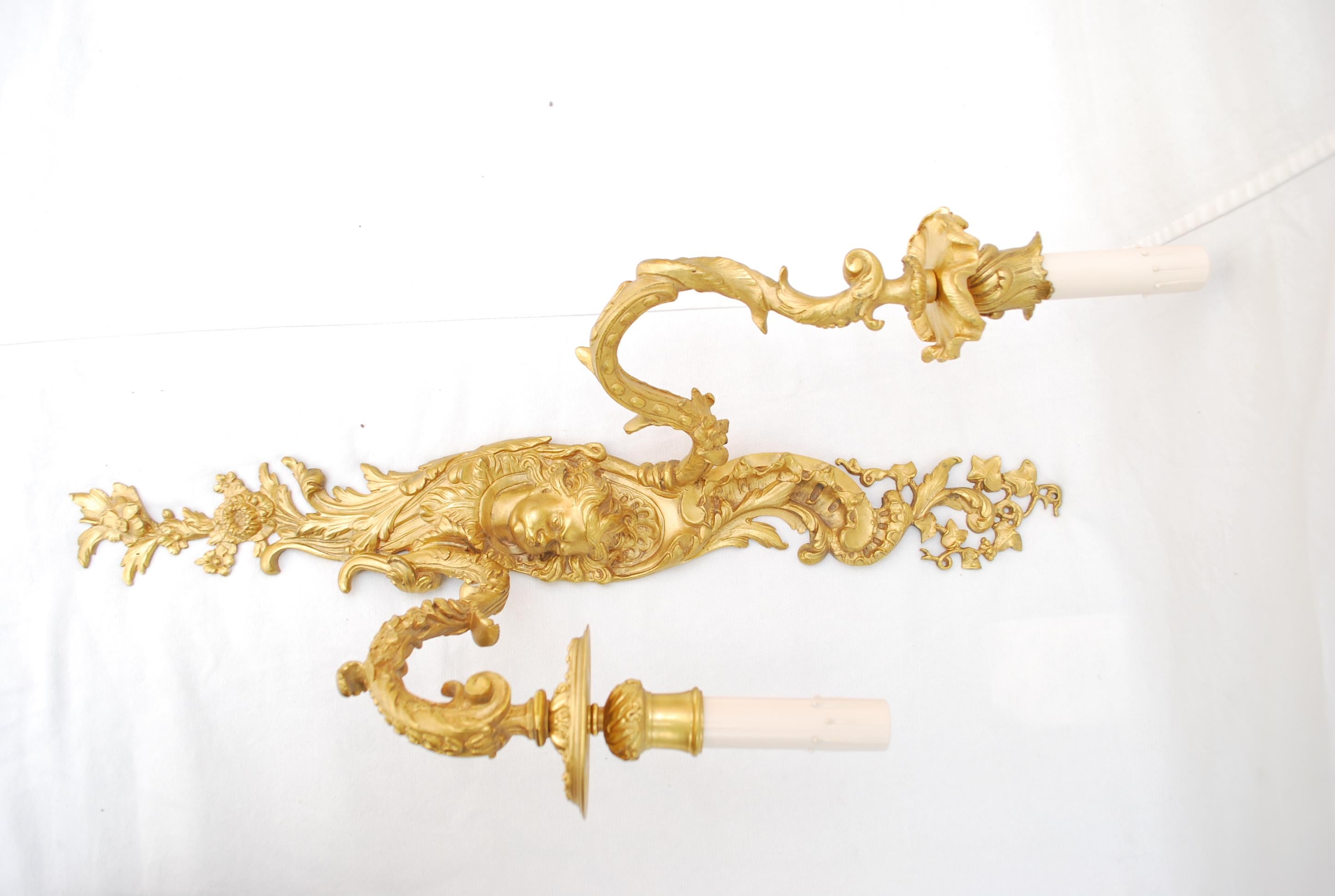 Beautiful French Bronze Sconces with Cherubs For Sale 5