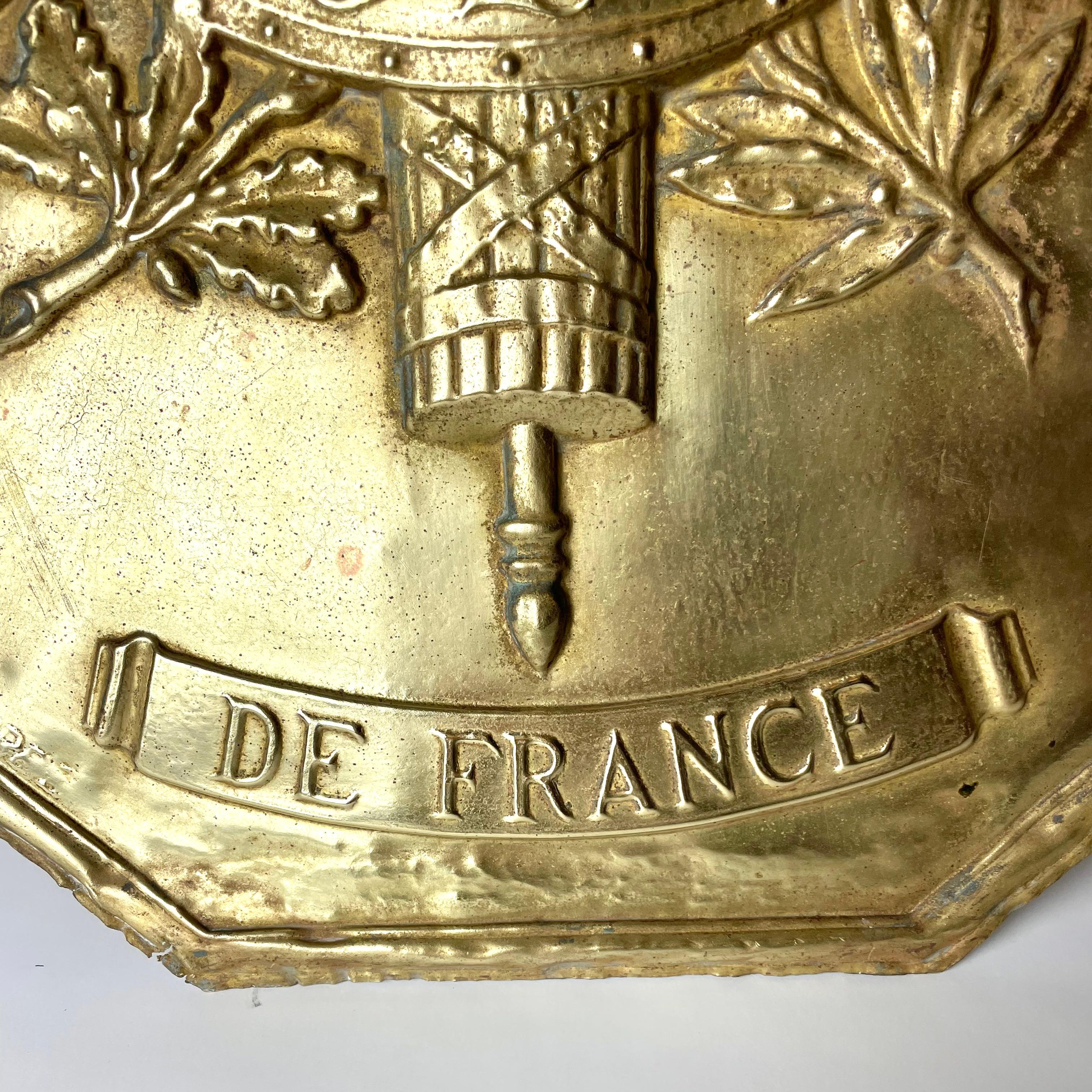 Beautiful French Consulate Sign in Brass from the late 19th Century For Sale 4