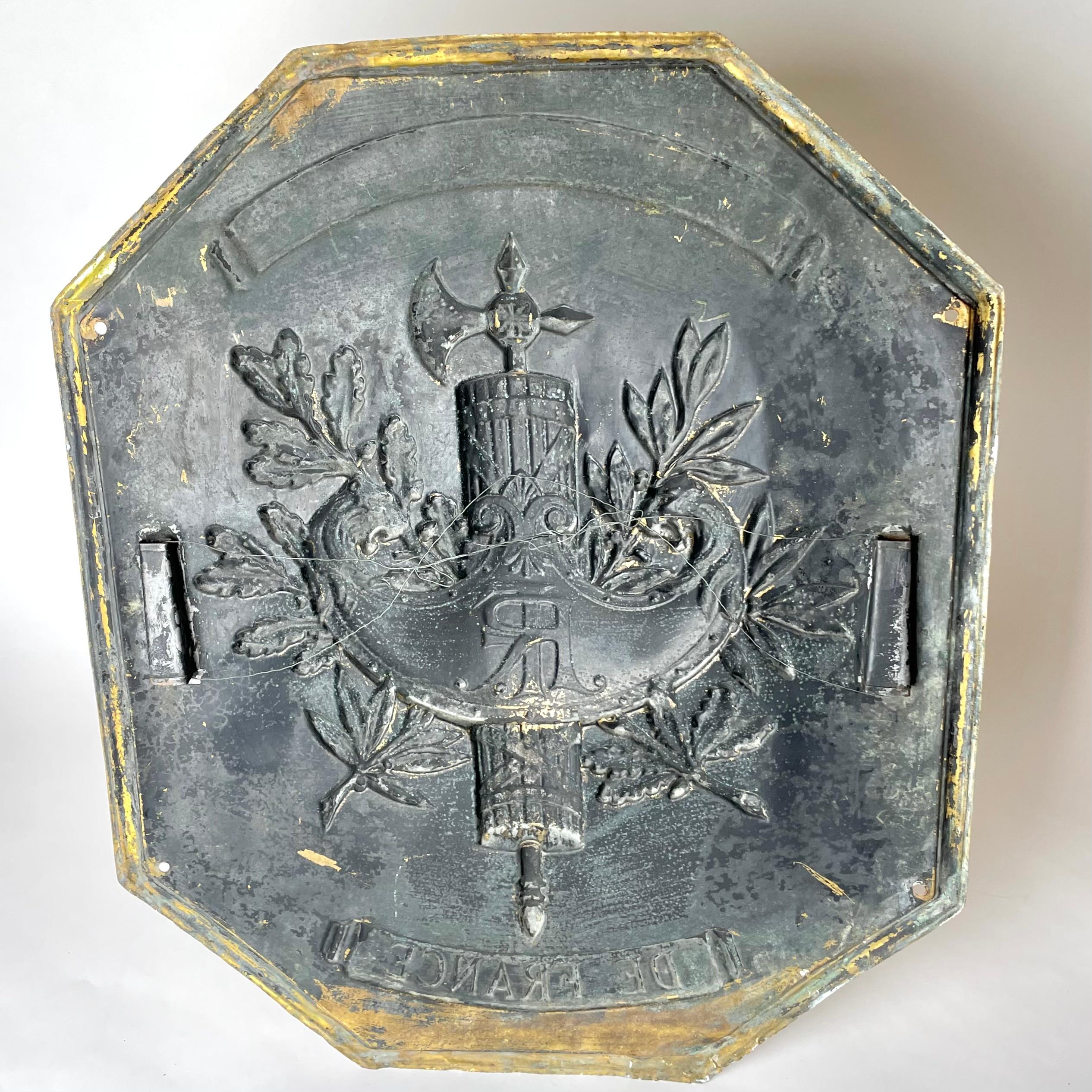 Beautiful French Consulate Sign in Brass from the late 19th Century For Sale 6