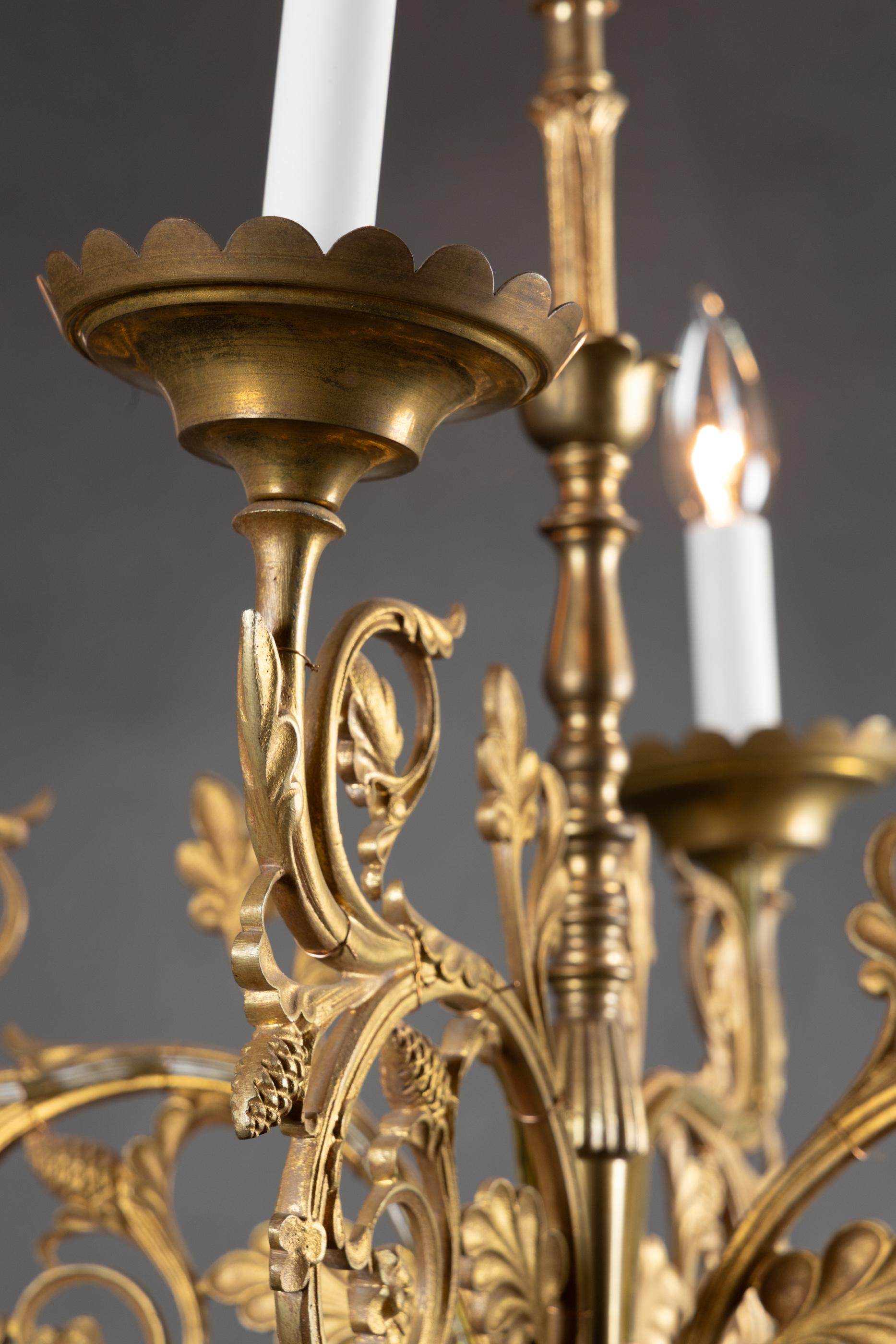 Preciosa araña francesa de finales del siglo XIX Luis XVI de bronce en Bueno estado para la venta en New Orleans, LA