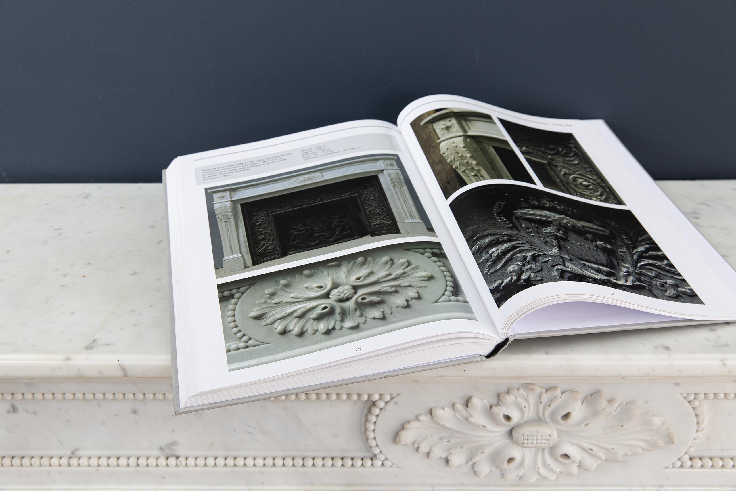 Schöner französischer Carrara-Marmor-Kaminsims im Louis-XV-Stil (Französisch) im Angebot