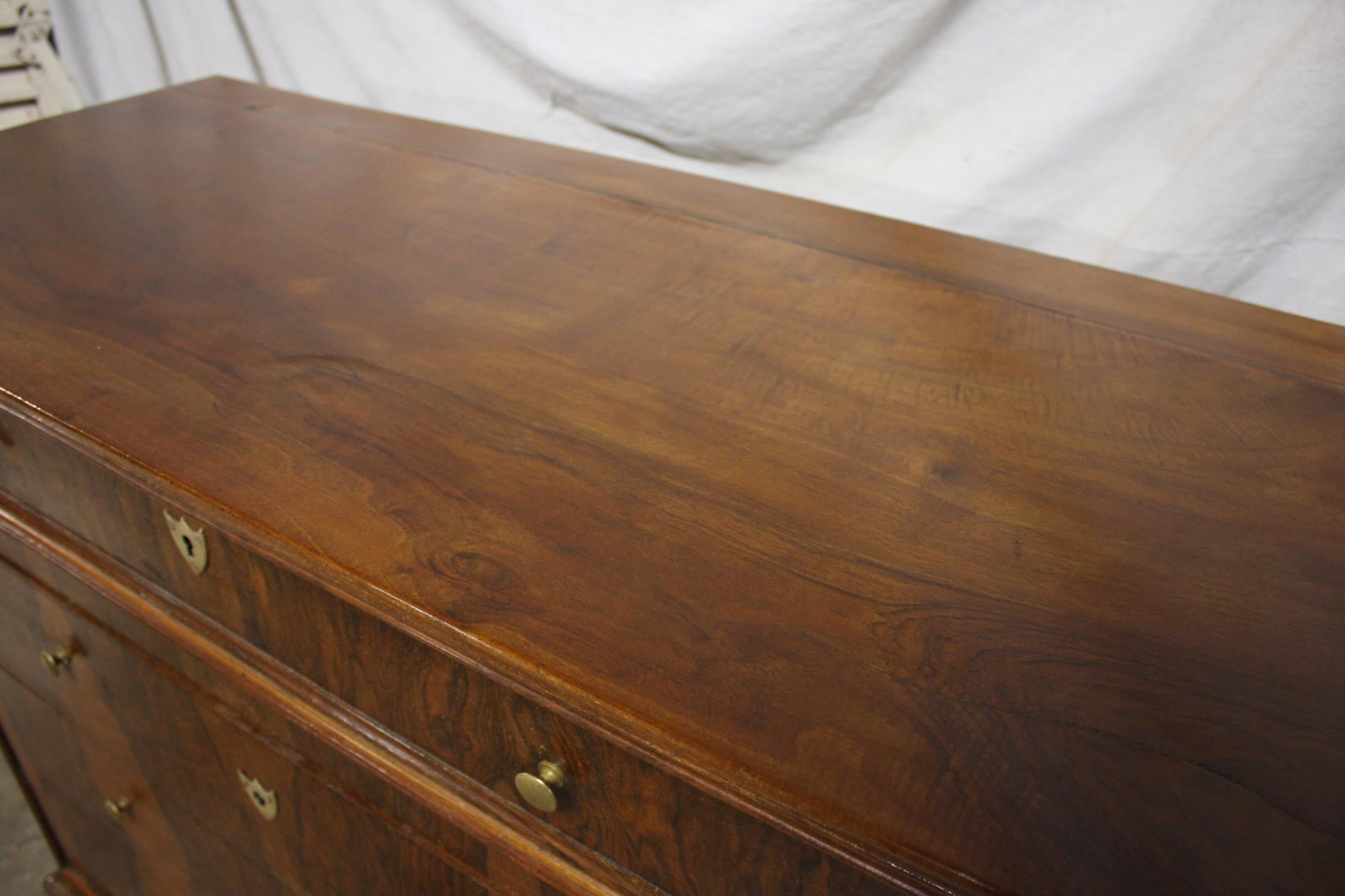 Beautiful French Louis-Philippe Flamed Walnut Chest 4