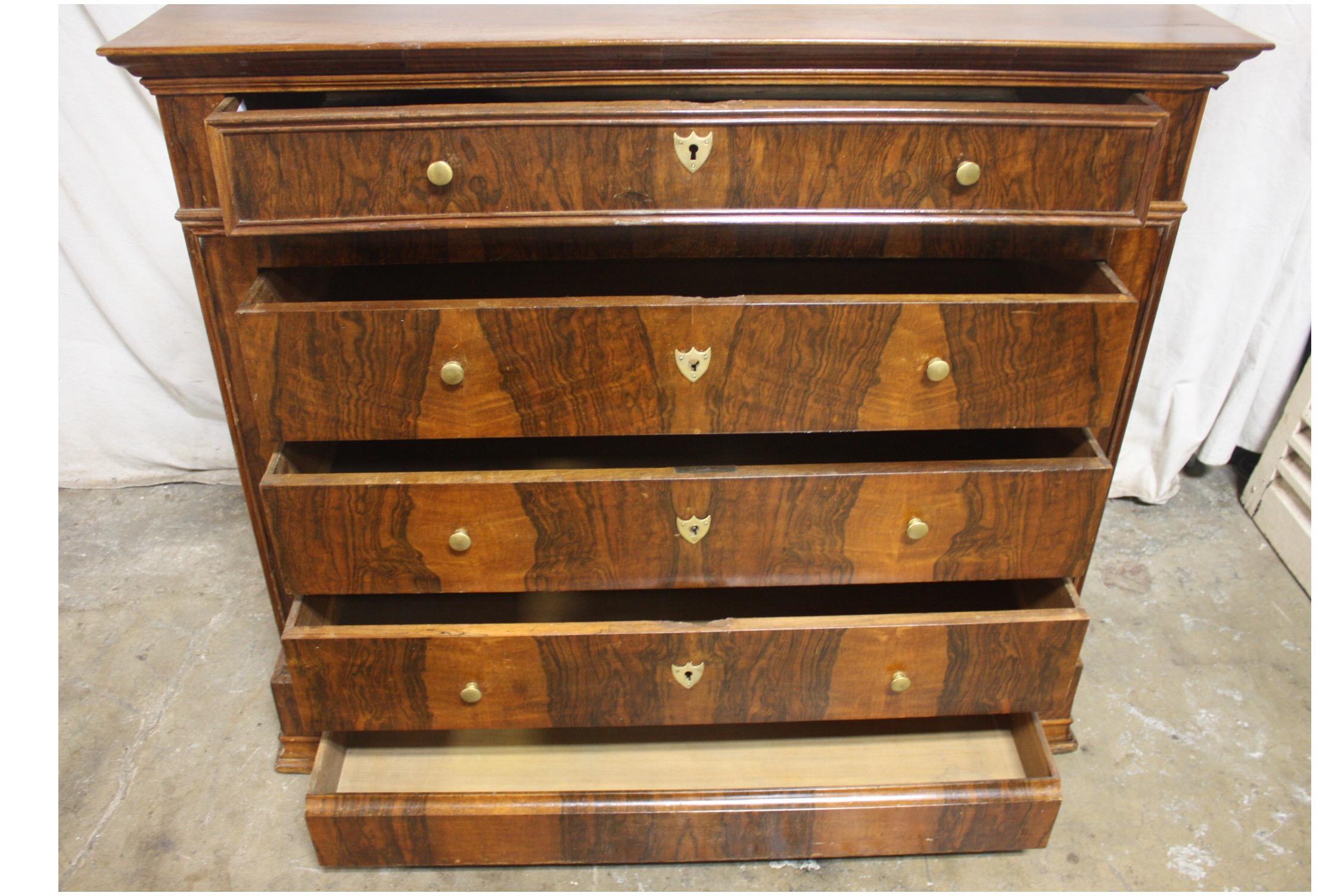 Beautiful French Louis-Philippe Flamed Walnut Chest 7