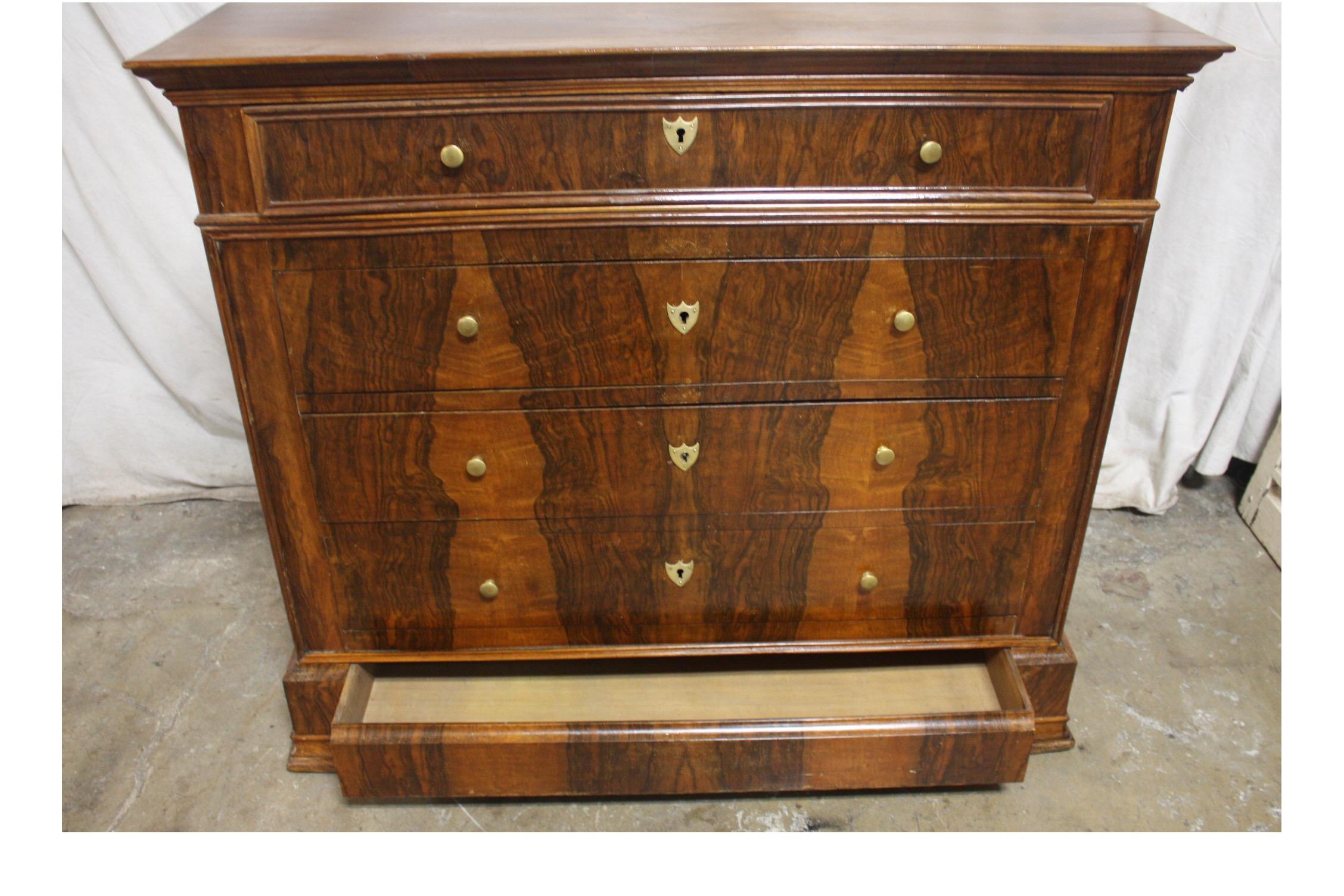 Beautiful French Louis-Philippe Flamed Walnut Chest 8