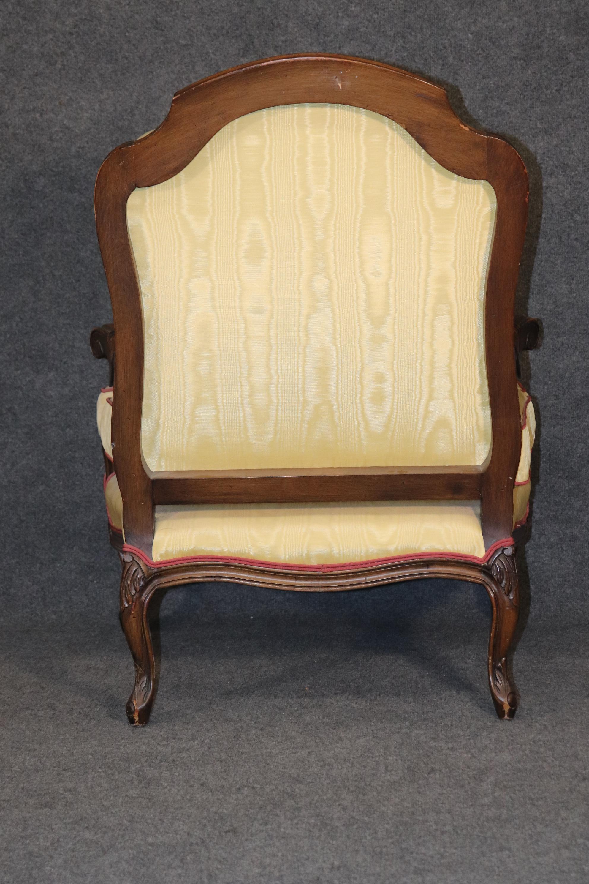 Beautiful French Louis XV Walnut Bergere Chair and Matching Ottoman In Good Condition In Swedesboro, NJ